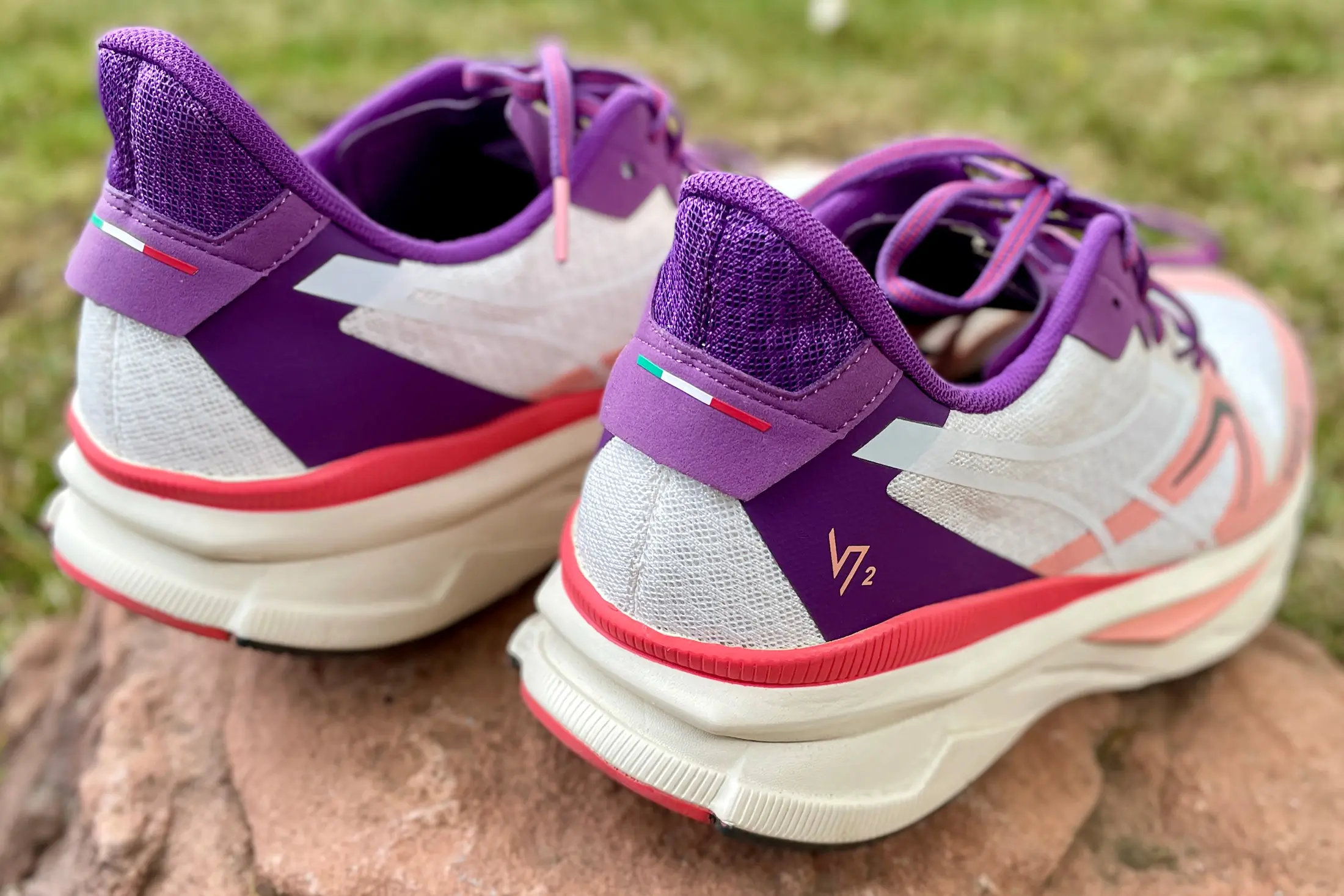 diadora atomo v7000 running shoe