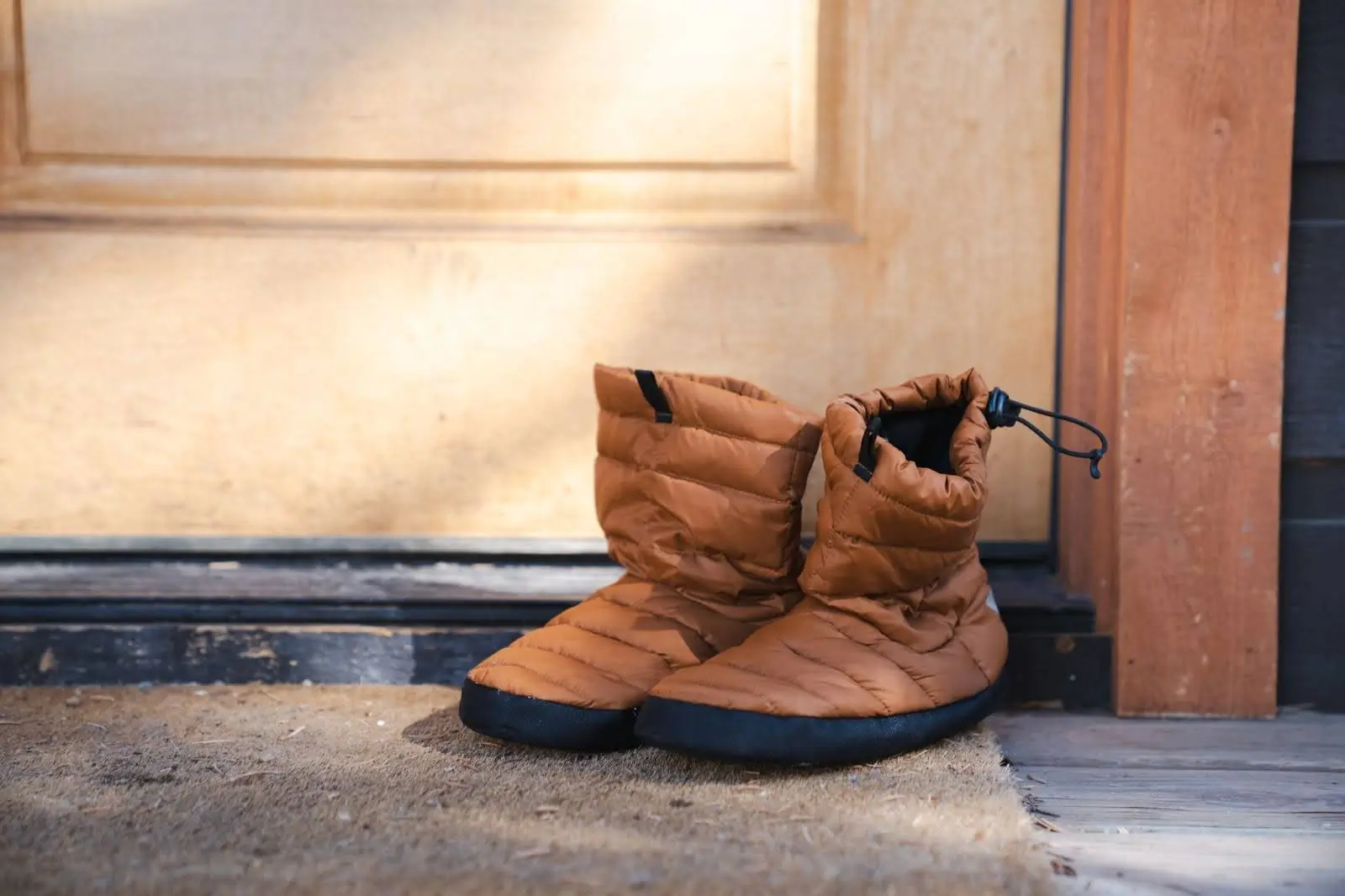 pair of sierra designs down booties