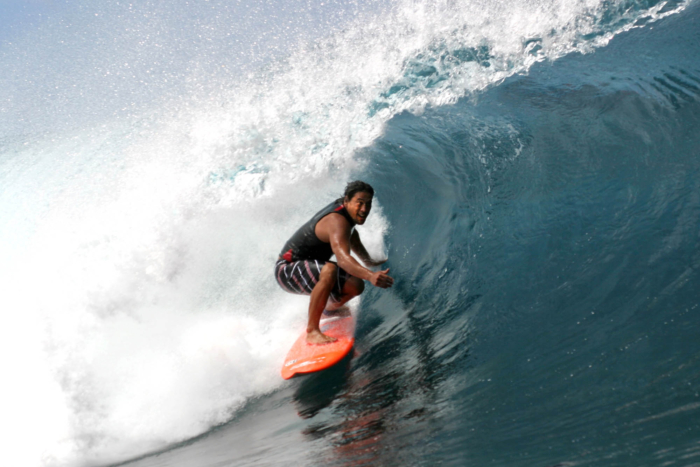 Pipeline surfer Tamayo Perry