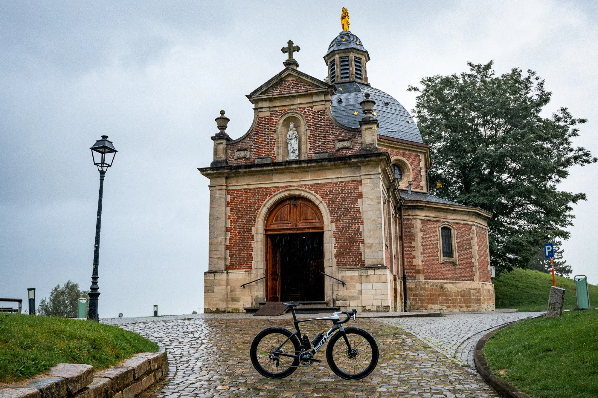 2024 BMC Teammachine R 01 LTD in Europe