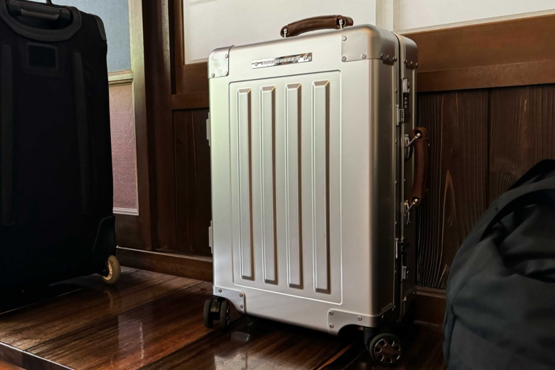 James Bond Carry-On: Sterling Pacific 40L Cabin Travel Case Review