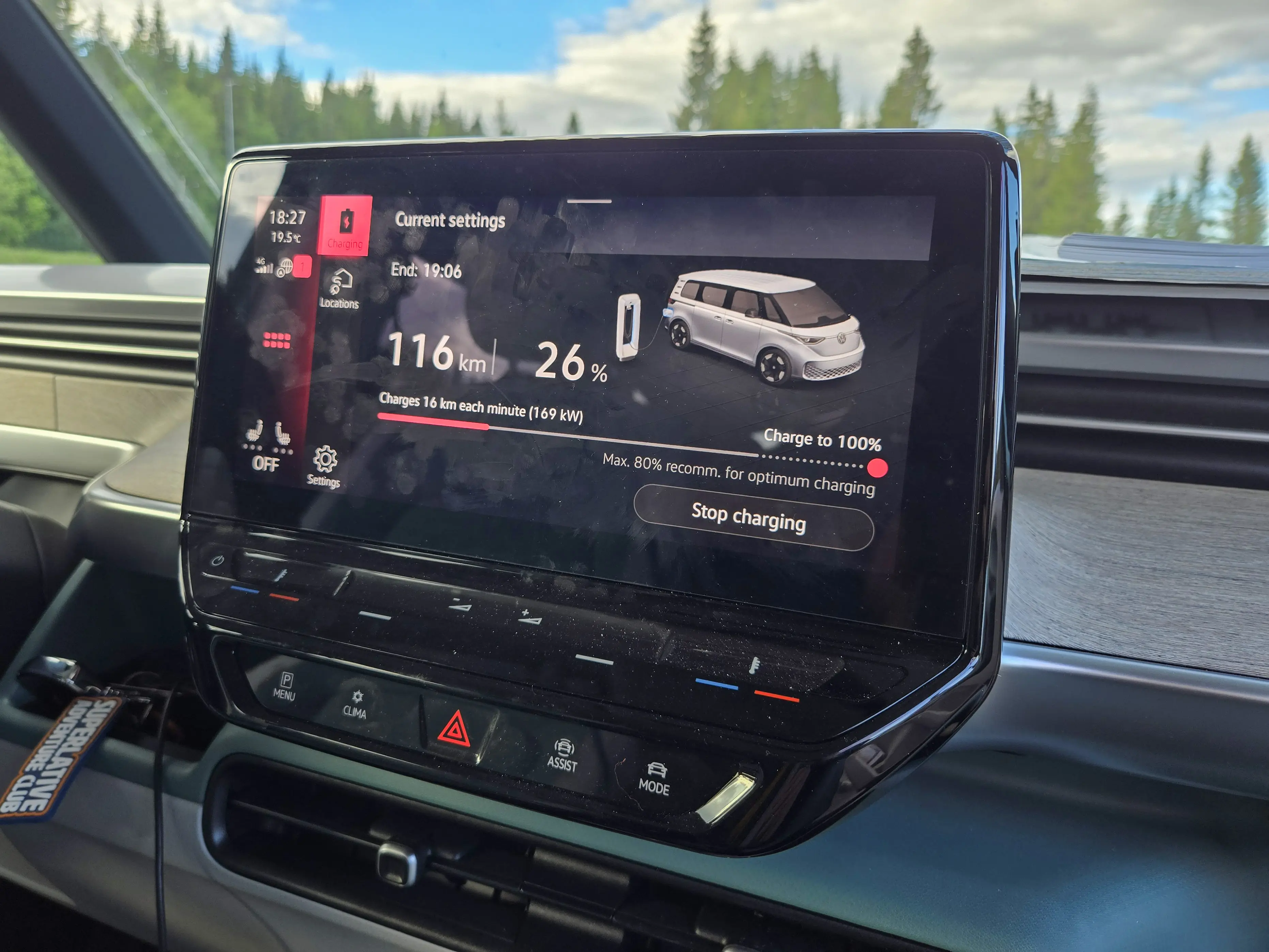 VW ID. Buzz charging screen