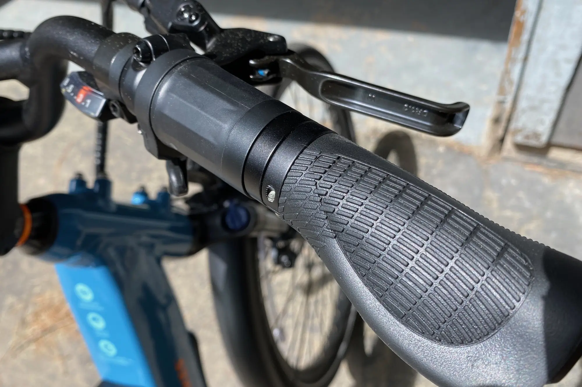 The half-twist throttle on the Rad Power Radster Road electric commuter bike