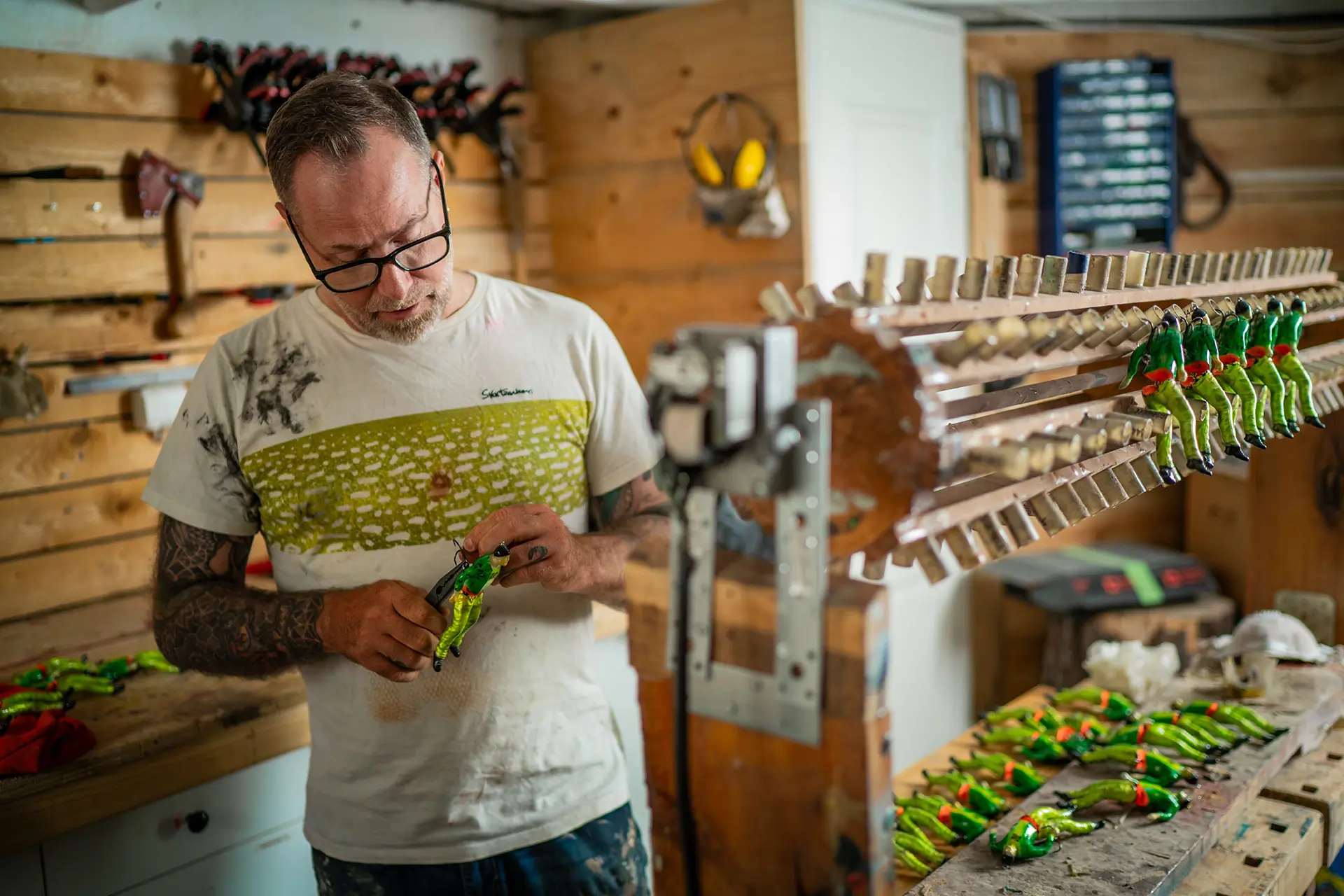 Svartzonker working on the lure; (photo/Carlsberg)