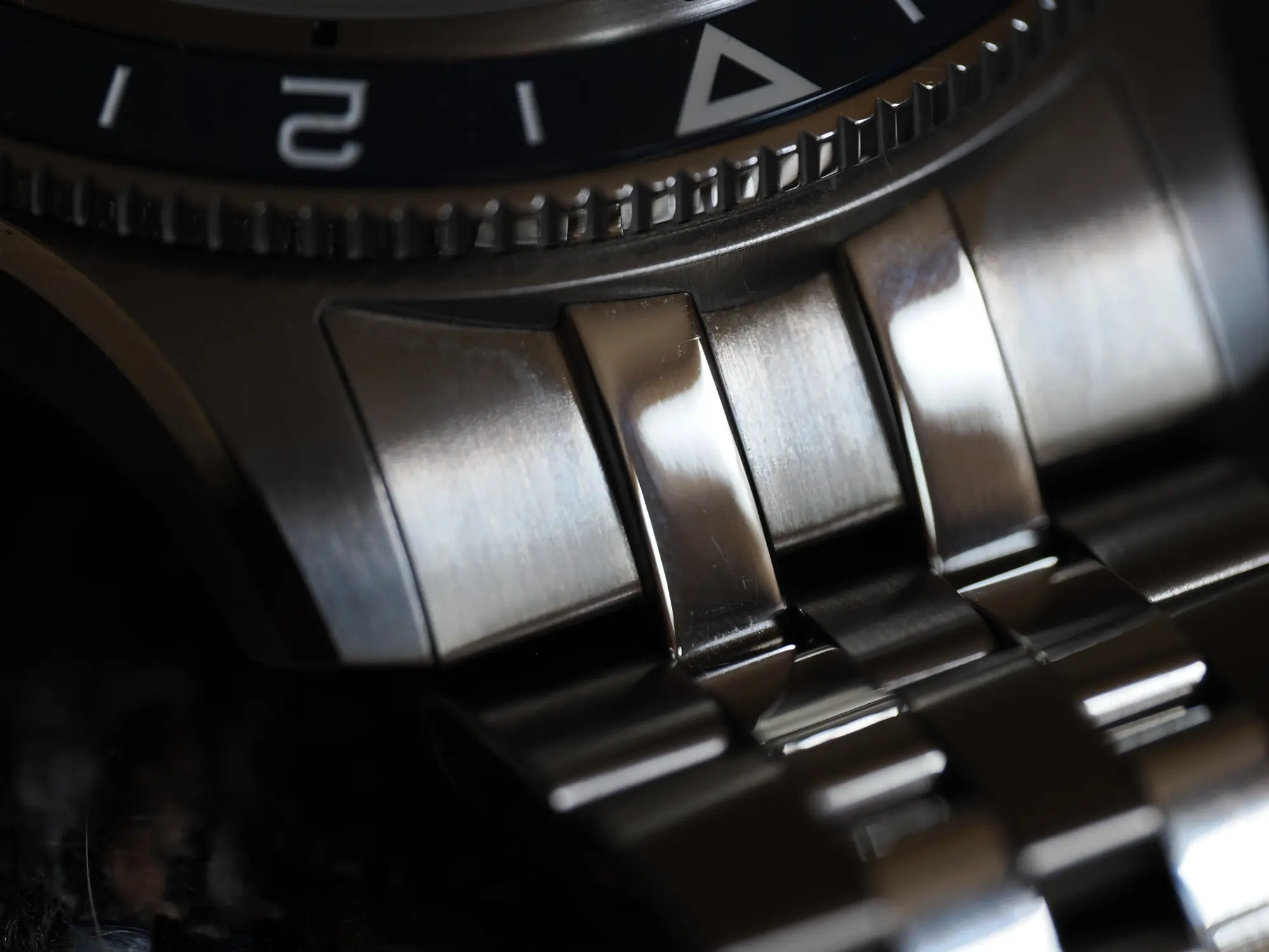 Christopher Ward C60 Trident Pro 300 GMT case