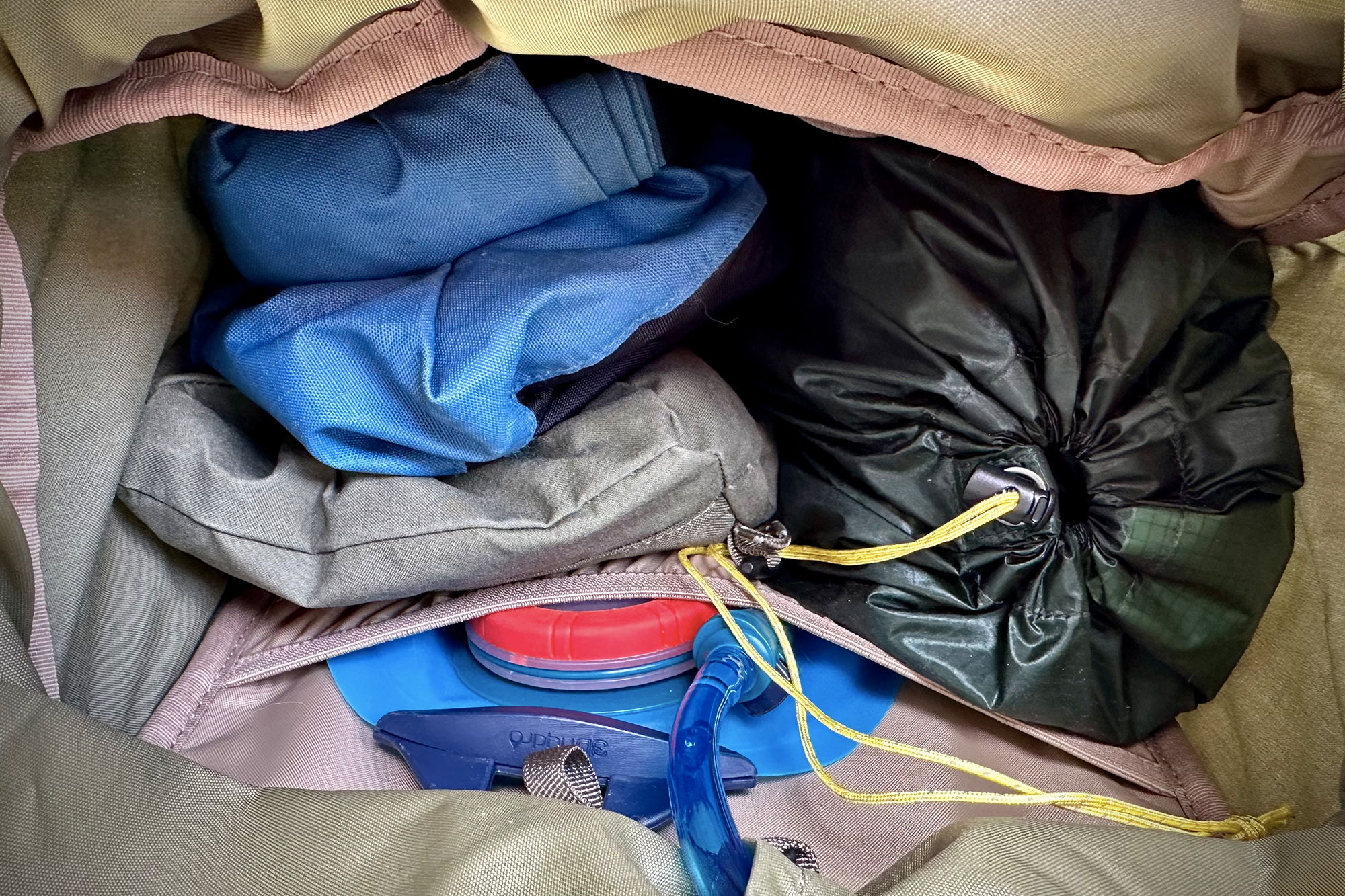 inside fjallraven kajka 35 pack