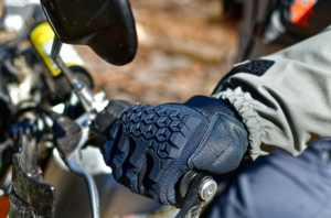 close up of rev’it sand 4 glove