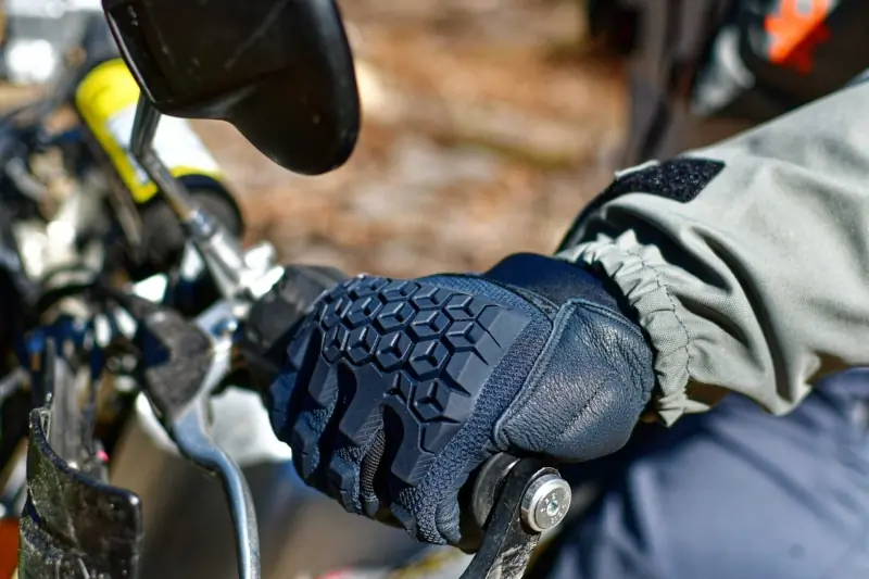 ADV Motorcycle Gloves for Everyday Riding: REV’IT! Sand 4 Review