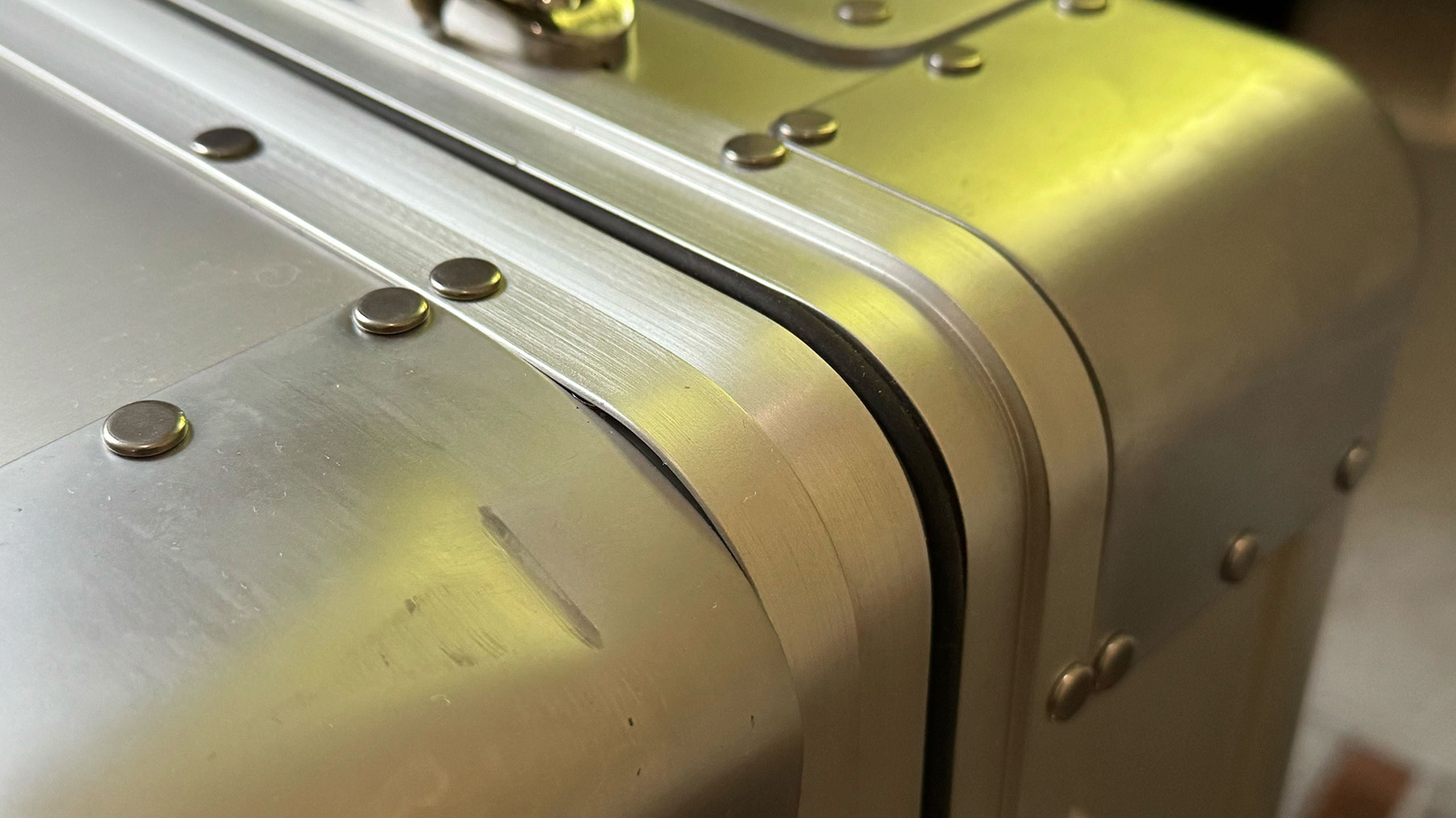 sterling pacific travel case damage