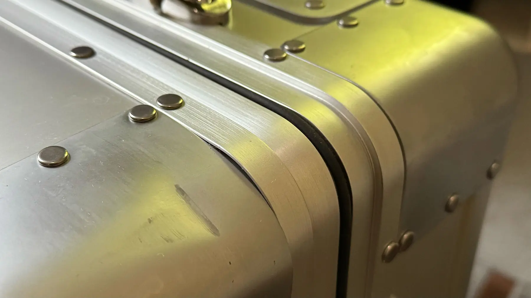 sterling pacific travel case damage