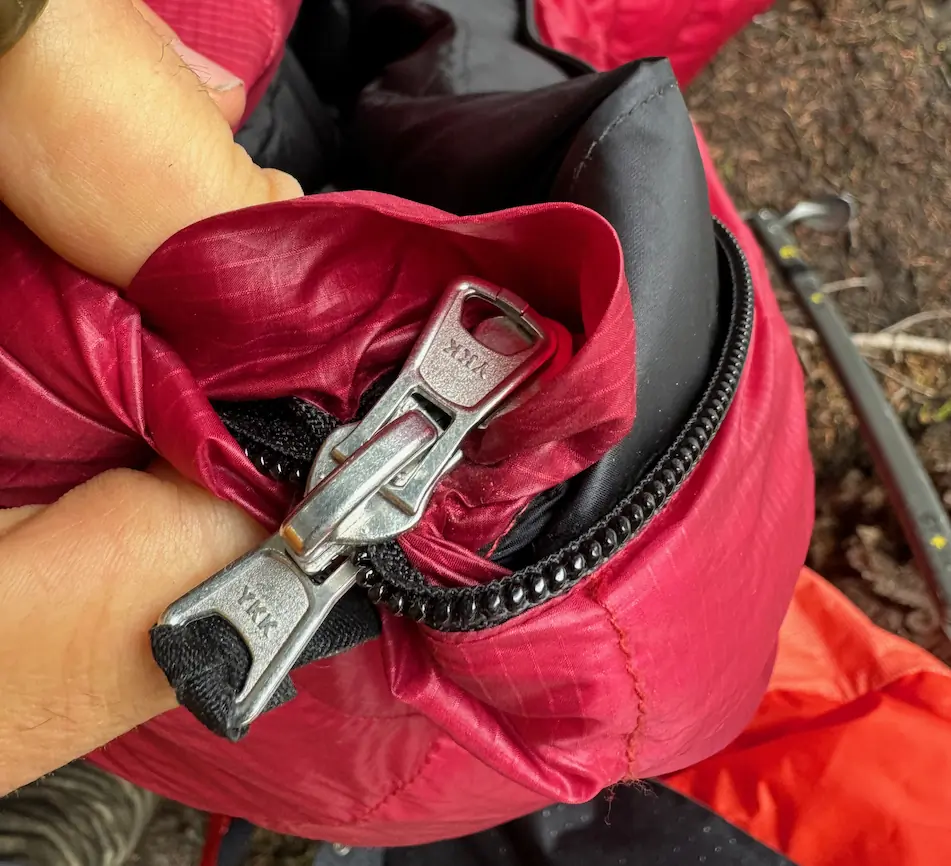 zipper on western mountaineering alpinlite bag