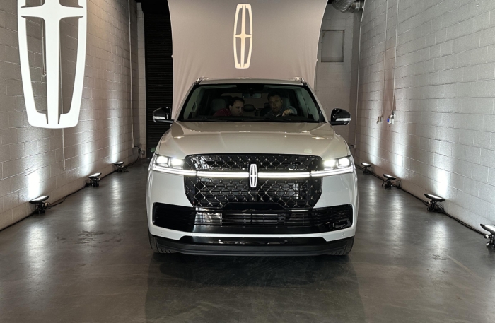 Sanctuary Among the World’s Chaos: 2025 Lincoln Navigator First Look