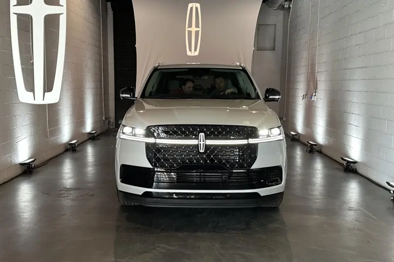 Sanctuary Among the World’s Chaos: 2025 Lincoln Navigator First Look