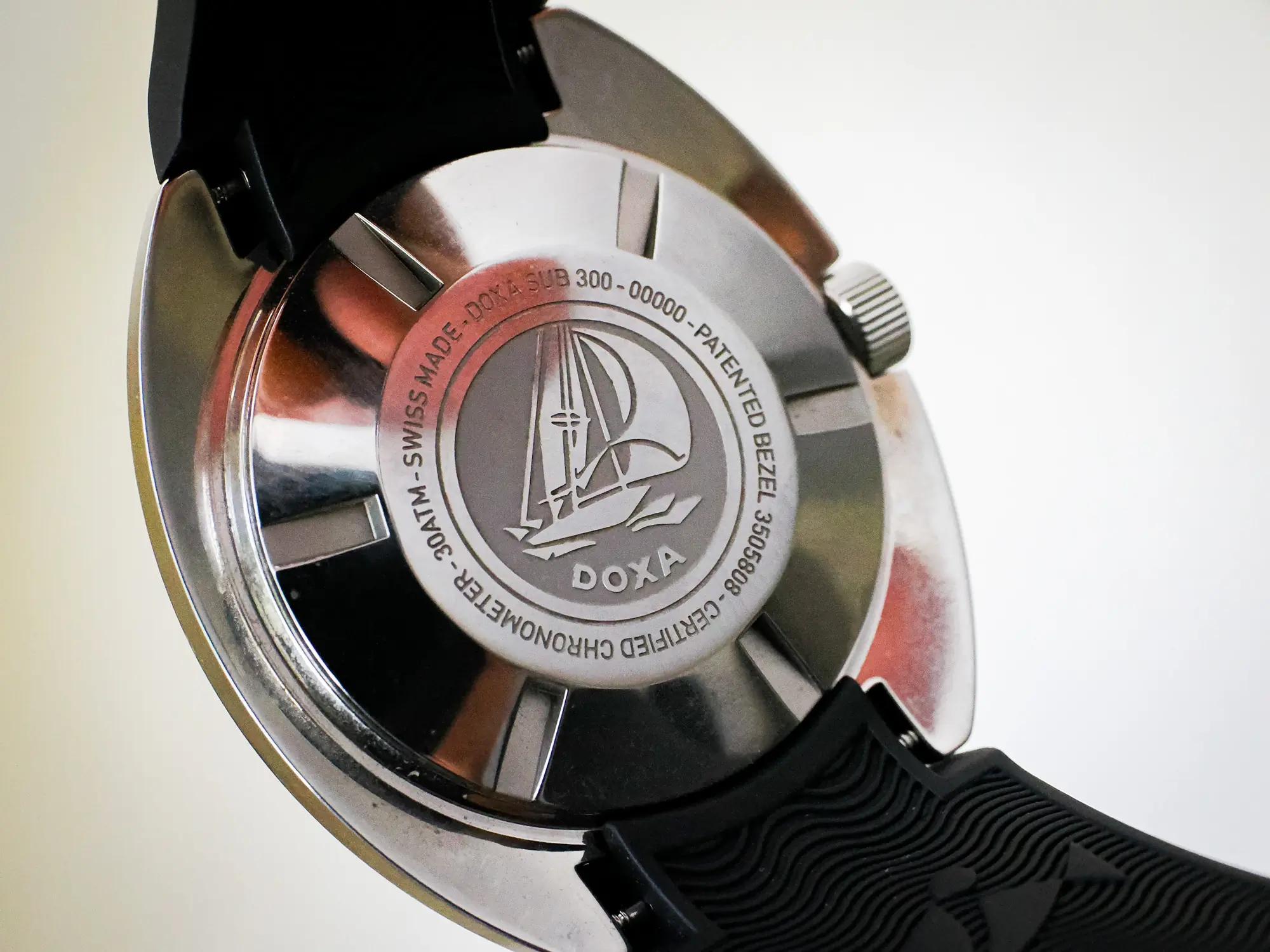 The Sharkhunter caseback