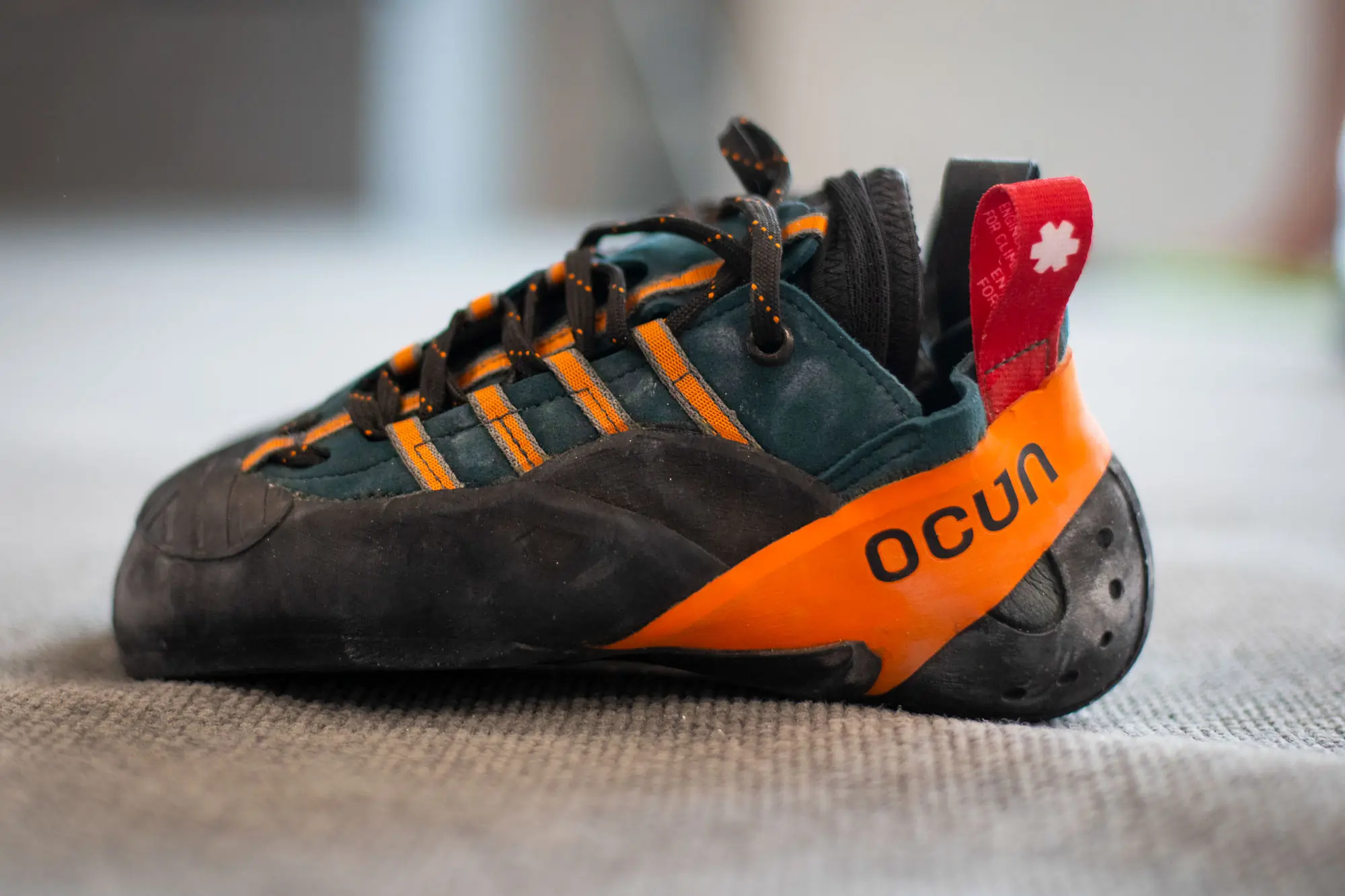 Ocún Sigma climbing shoe side view