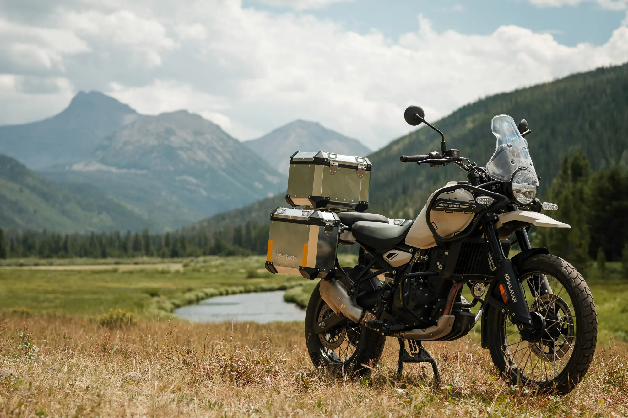 Royal Enfield Himalayan 450 in the mountains