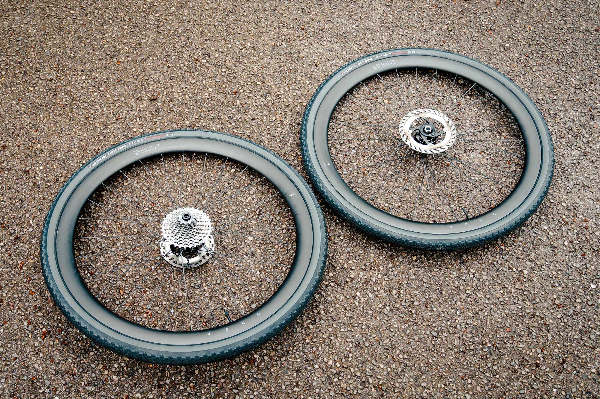 HUNT 40 Carbon Gravel Dynamo H-Cyclo wheelset