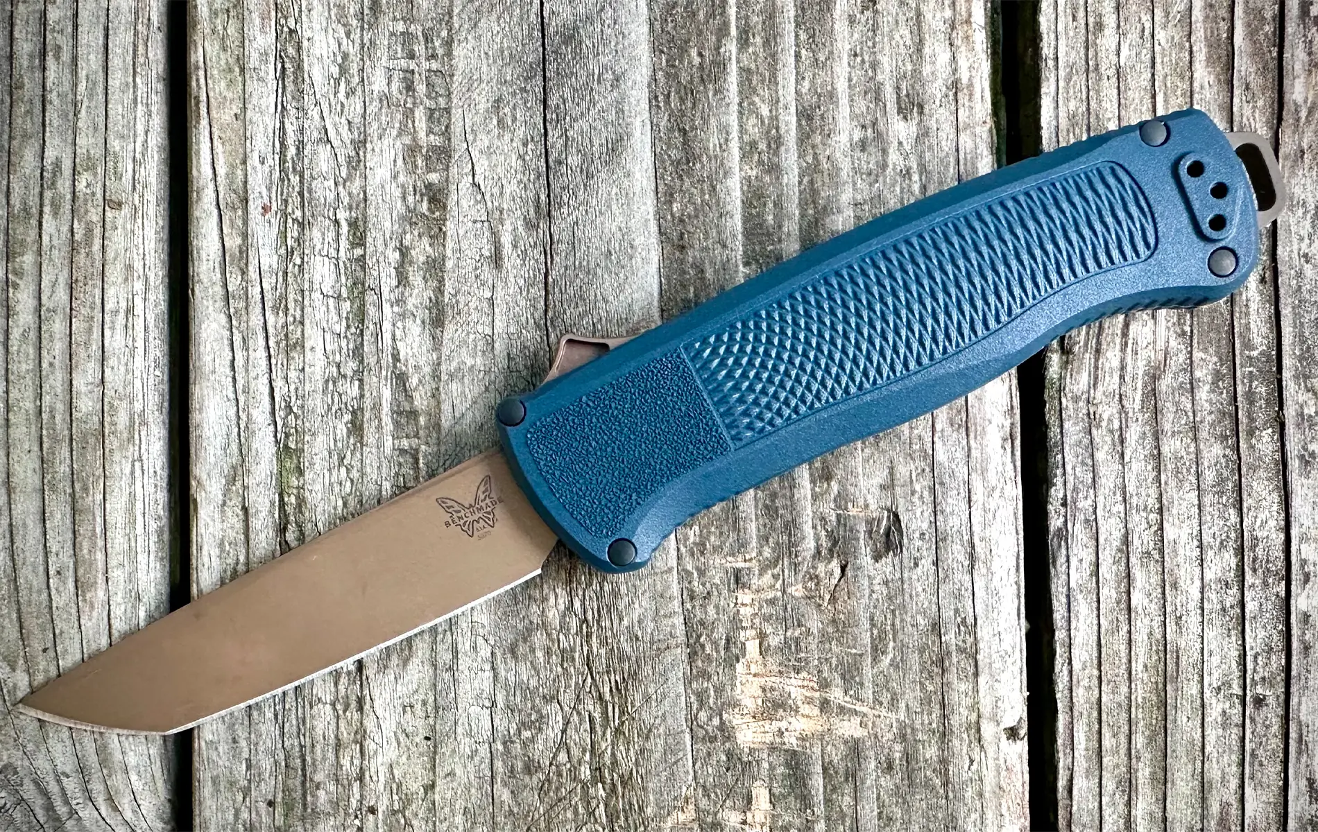 crater blue benchmade shootout otf knife