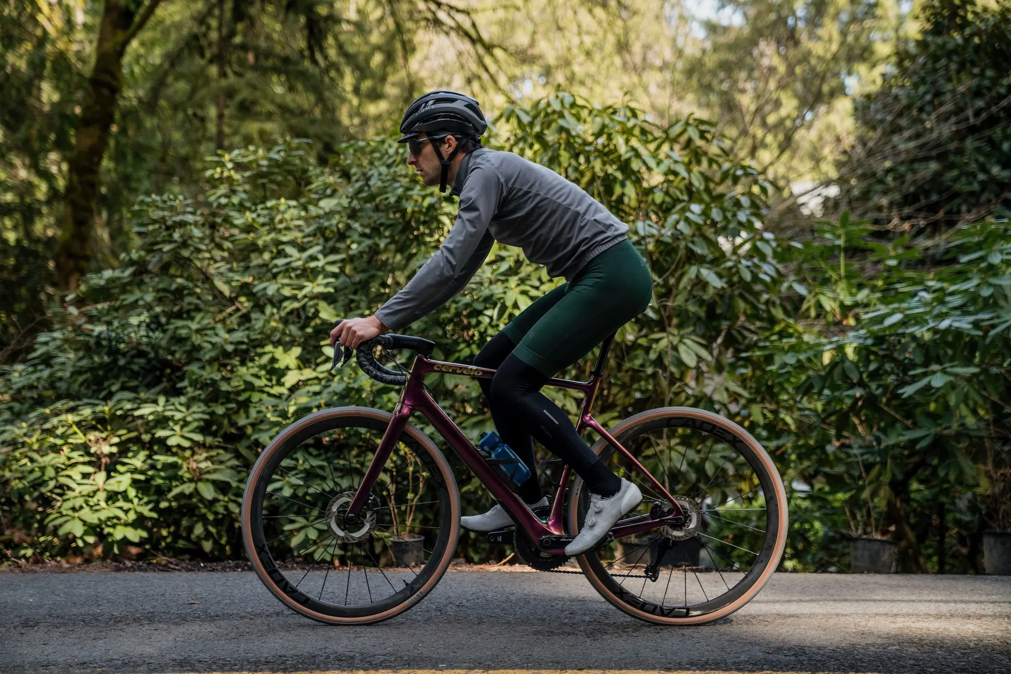 Bennett Shane testing the best cycling bibs for men
