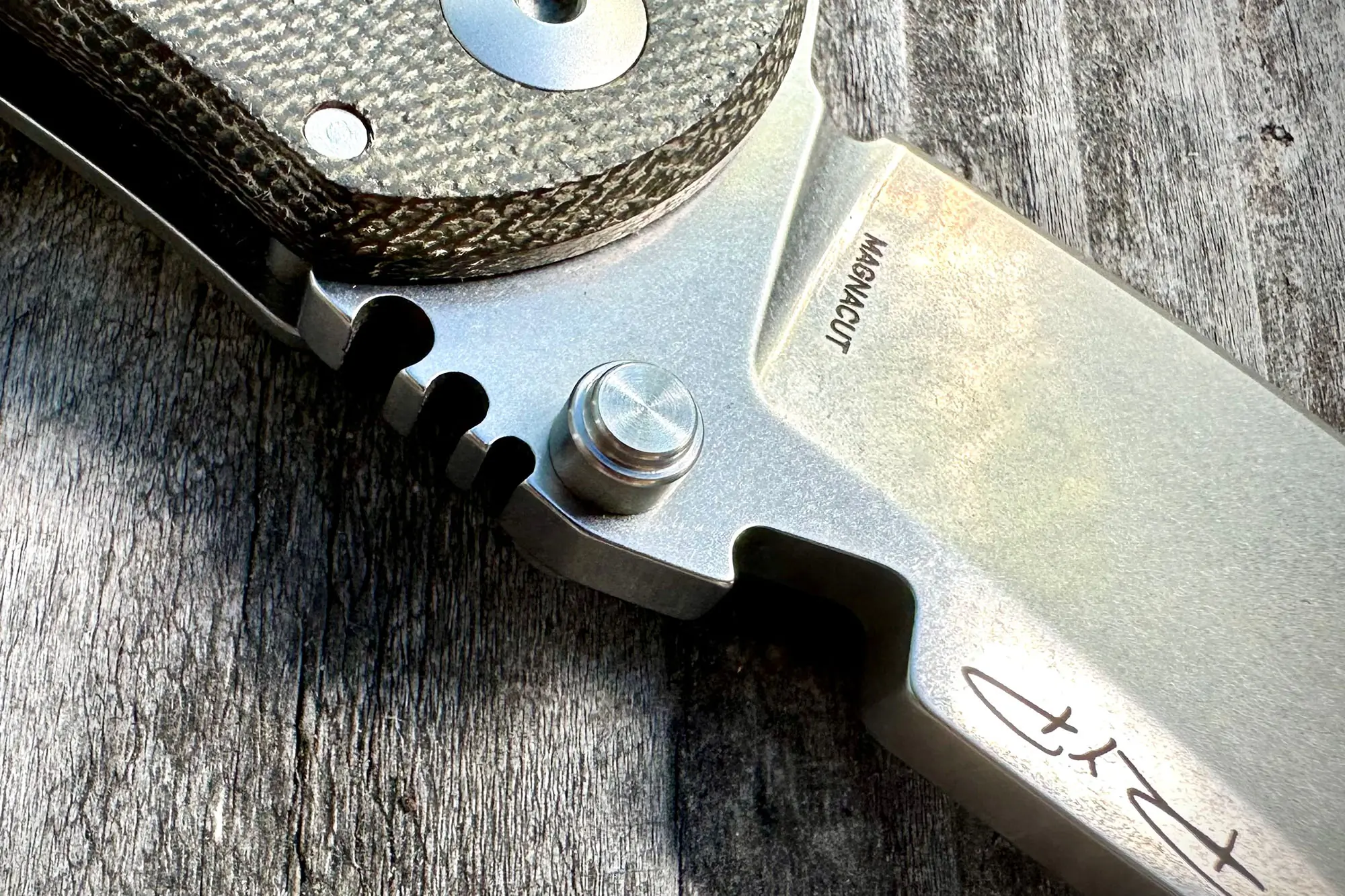 DPx HEST/F 4.0 bottle opener close up