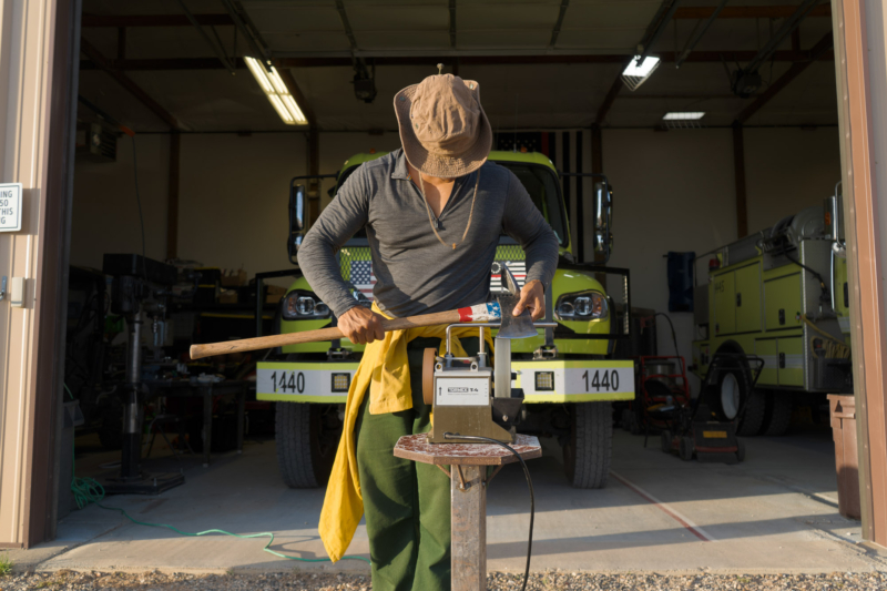 Tormek T-4 Bushcraft Knife Sharpener Review: Pro Edges, Semi-Pro Price