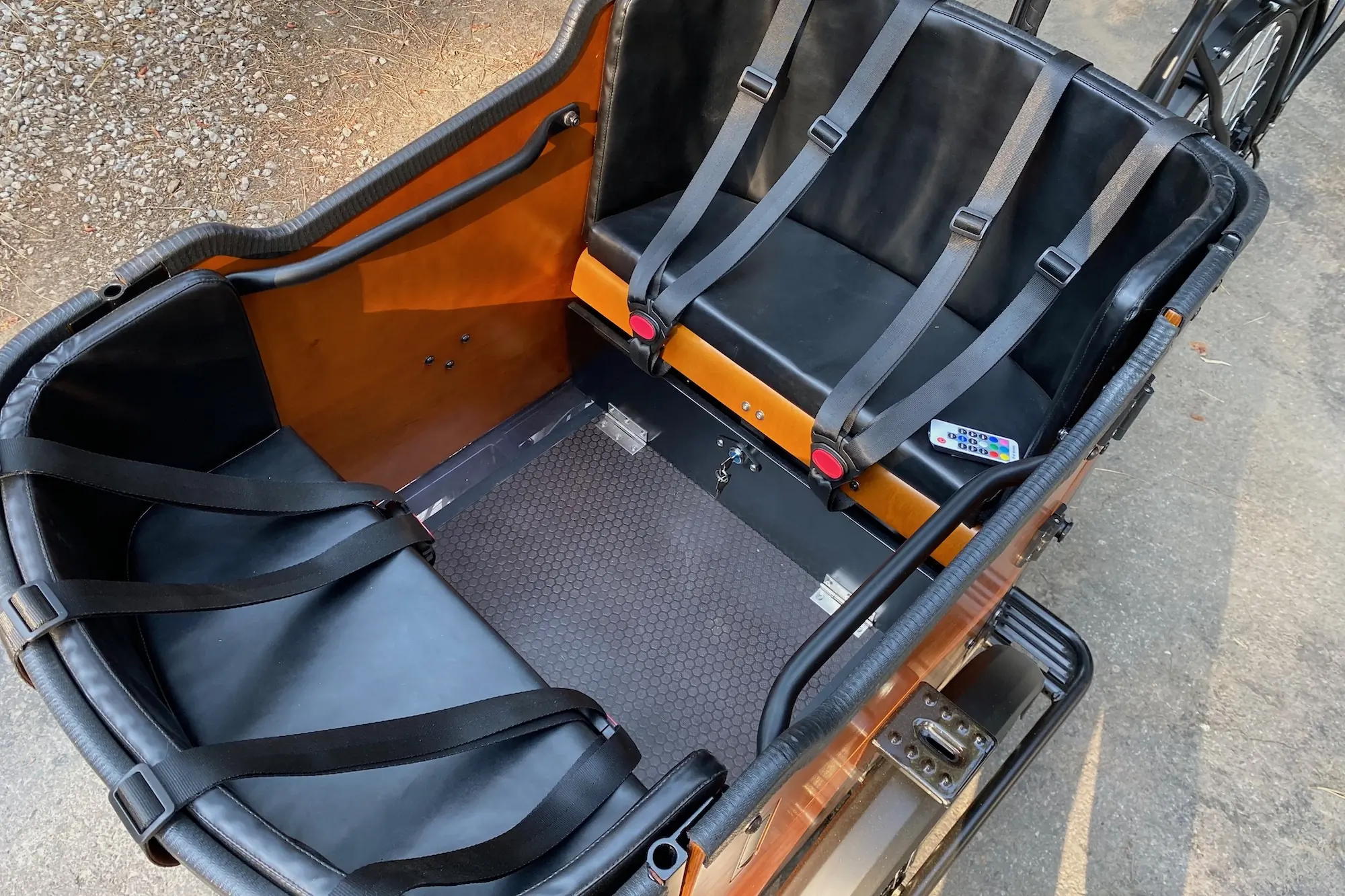 The seats and seat belts in the front box of the Ferla Royce 2