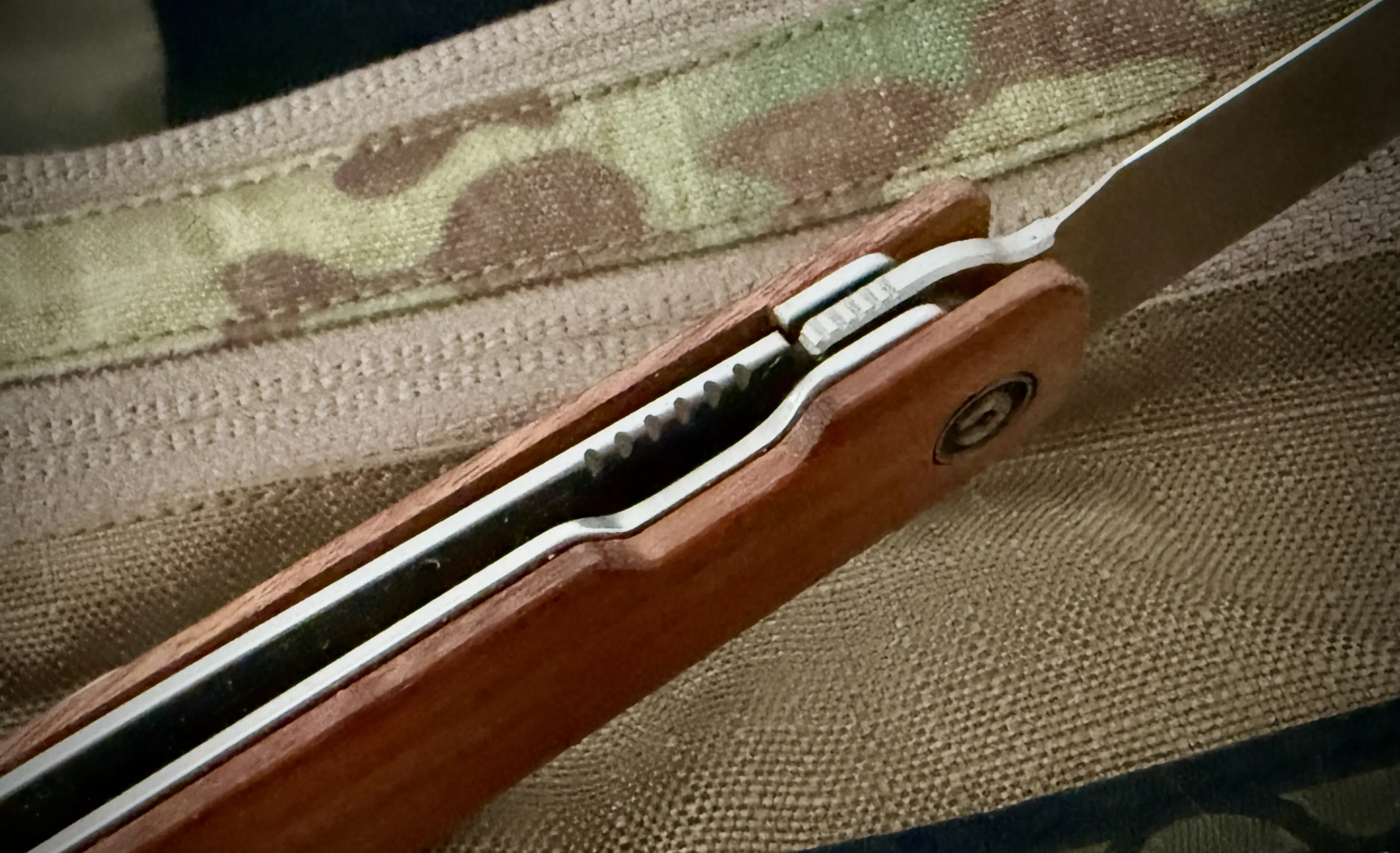 Liner lock in pocket knife