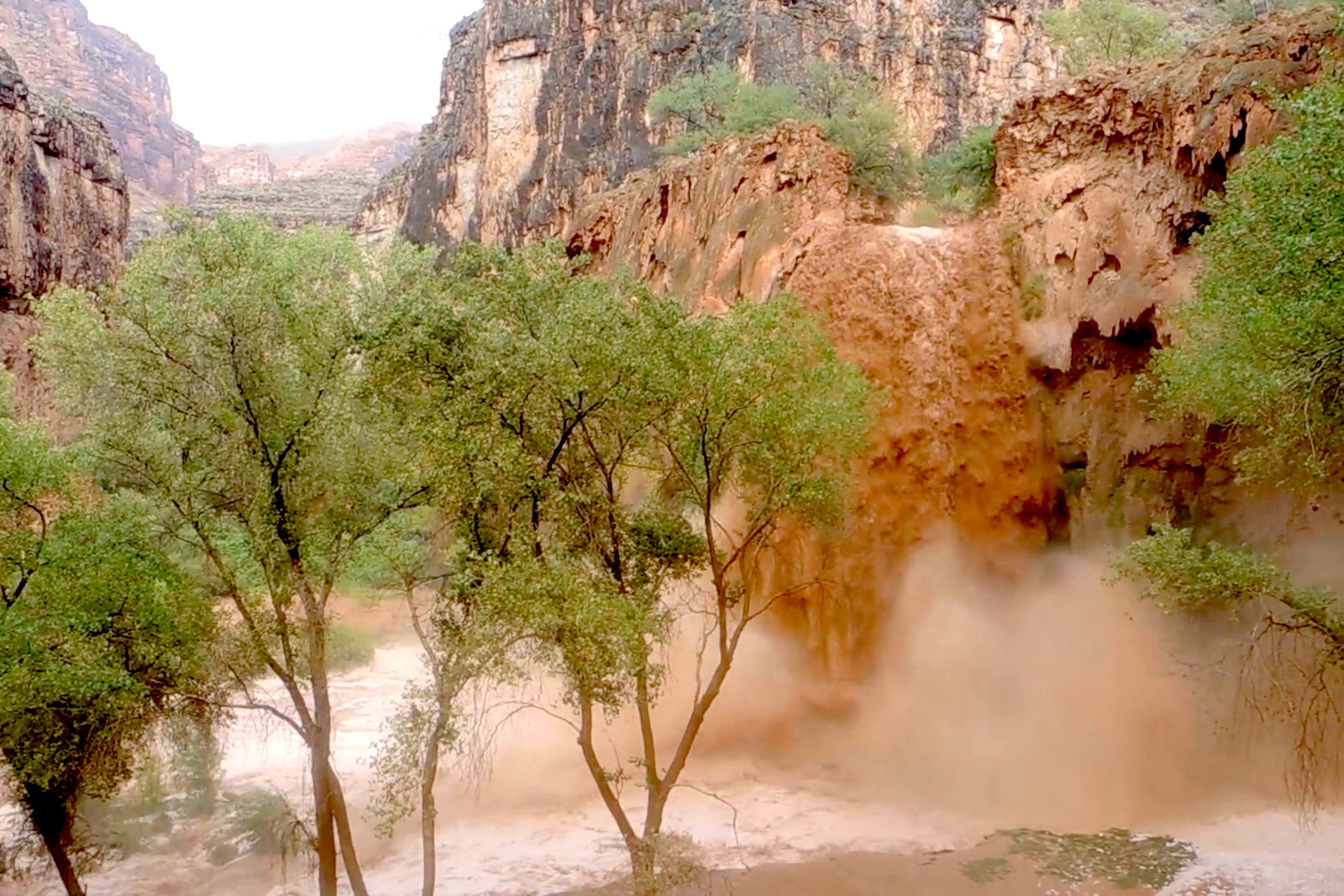 Havasu Falls flood