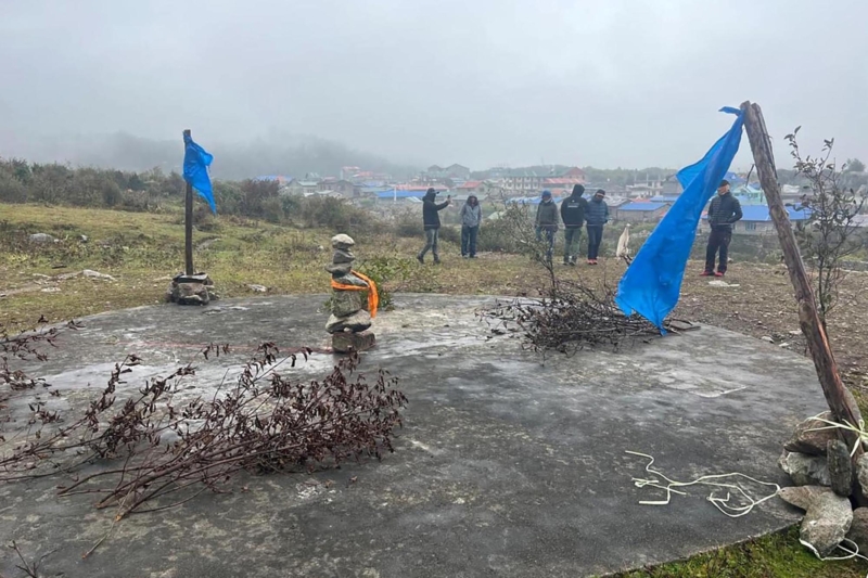 Nepalis Block Flights to Manaslu Over Lack of Medical Access