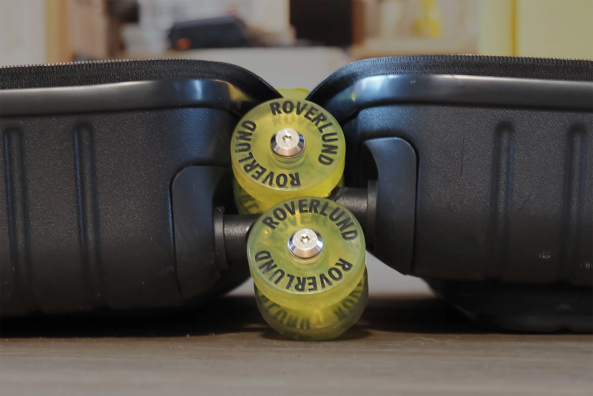 roverlund ready to roll carry on wheels open