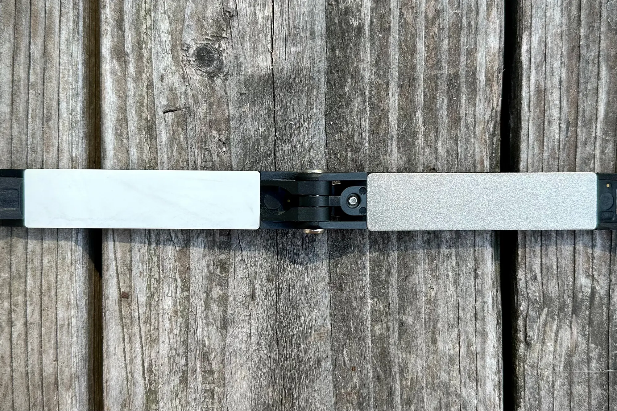 work sharp folding field sharpener showing both plates