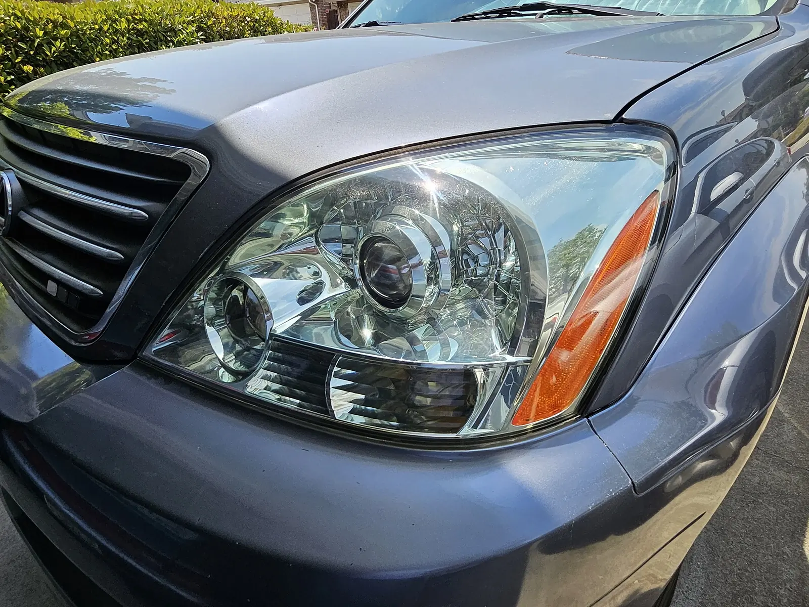 Clarity restored to almost new quality using Meguiar's Ultimate Sealant; (photo/Derek Mau)