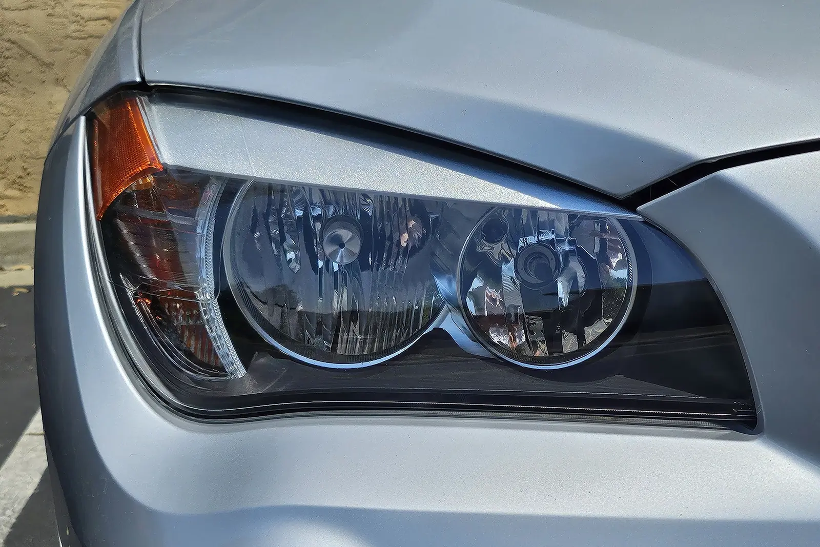 The Meguiar’s Ultimate Headlight Restoration provided excellent clarity; (photo/Derek Mau)