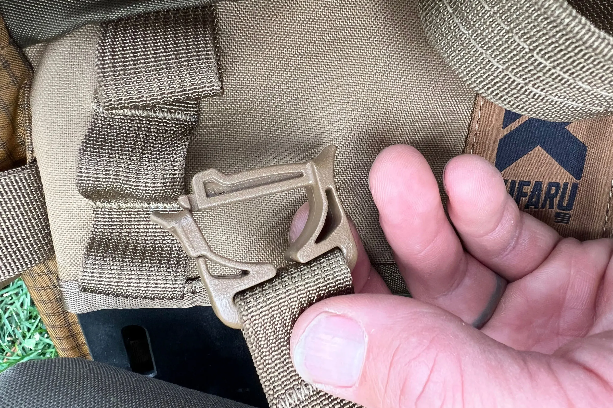 Buckles on the Kifaru Absaroka and ARK Frame