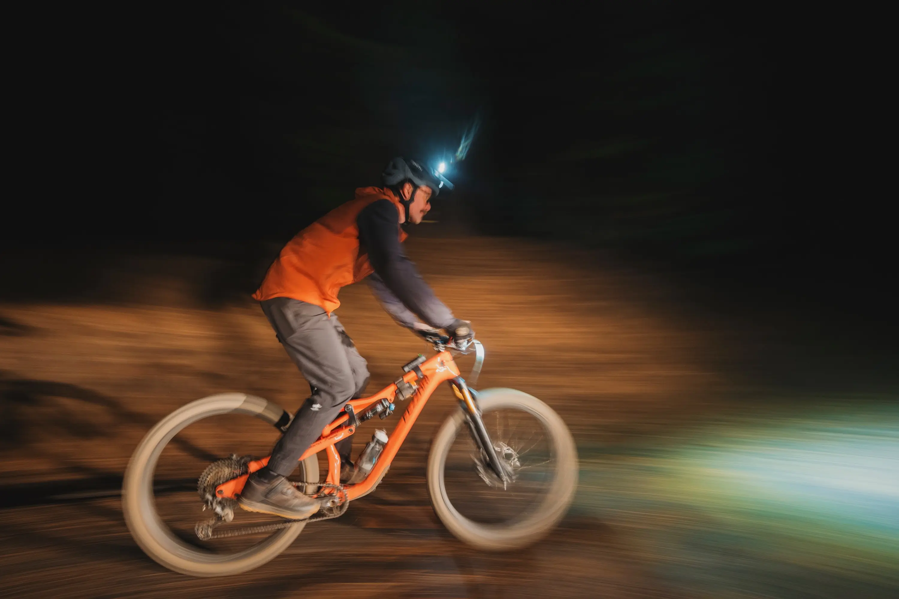 Riding at night with the Knog Blinder X mountain bike lights