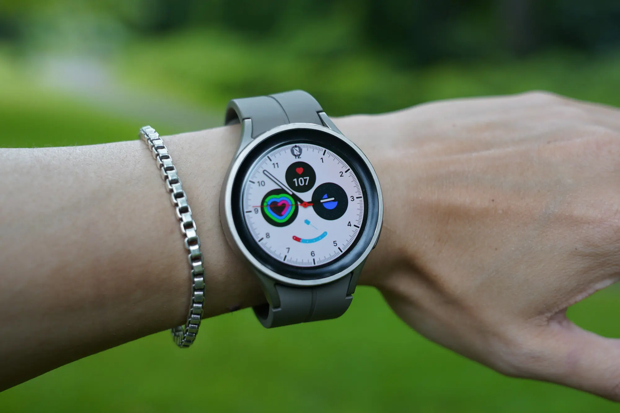 smartwatches galaxy watch 5 pro