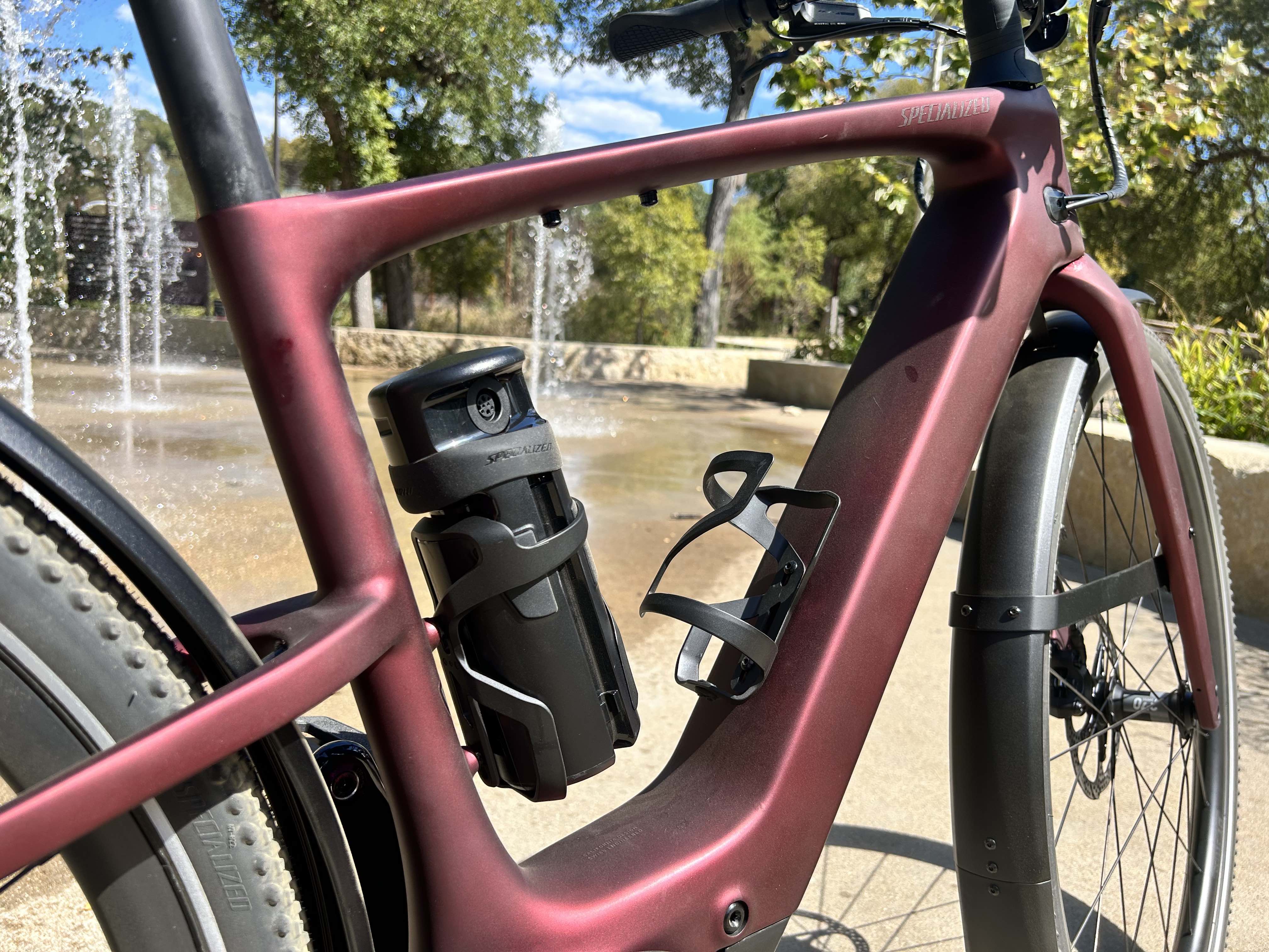 Specialized Vado SL Carbon 6.0 triangle detail image with removable range extender battery.