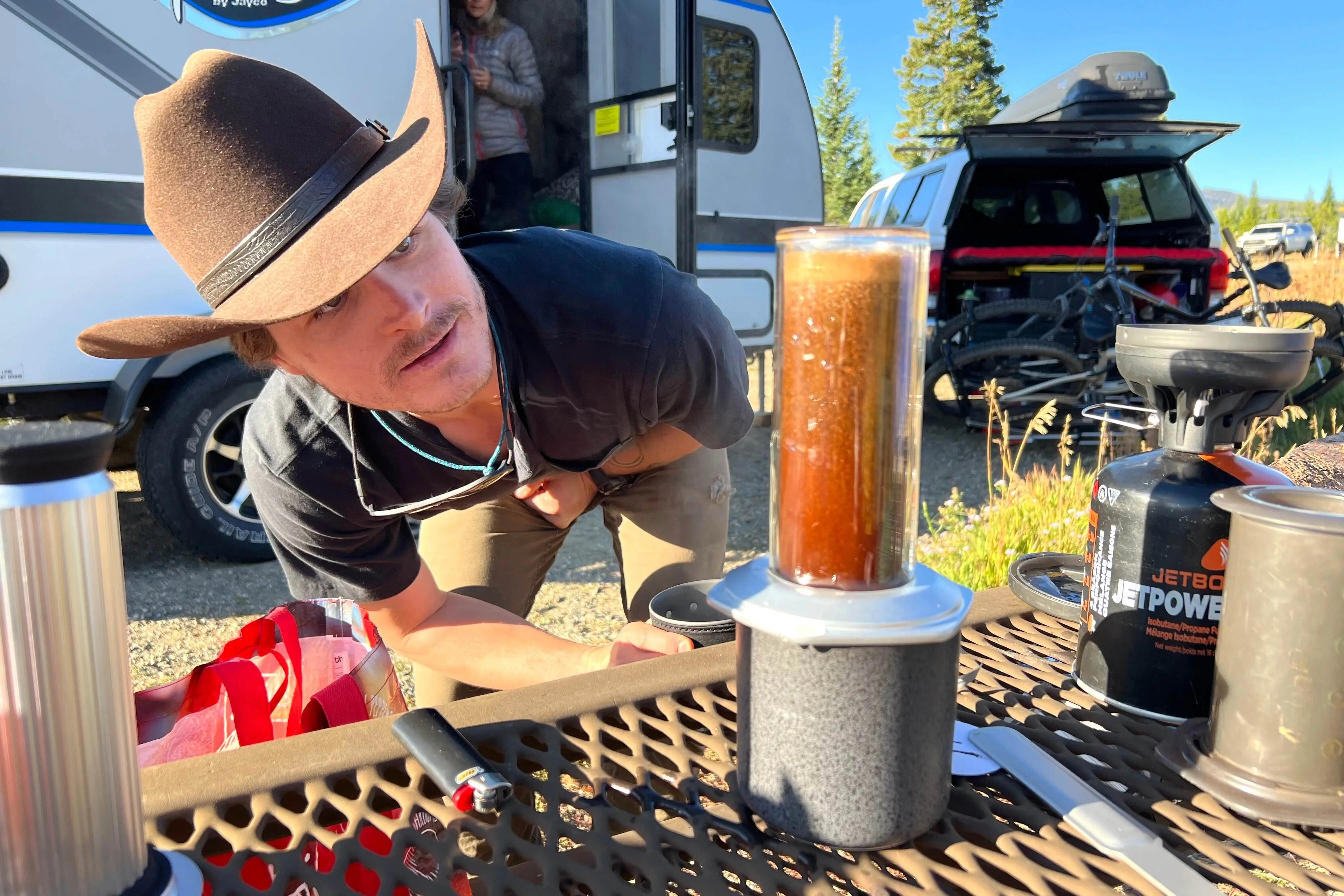 Using the AeroPress Premium Coffee Maker