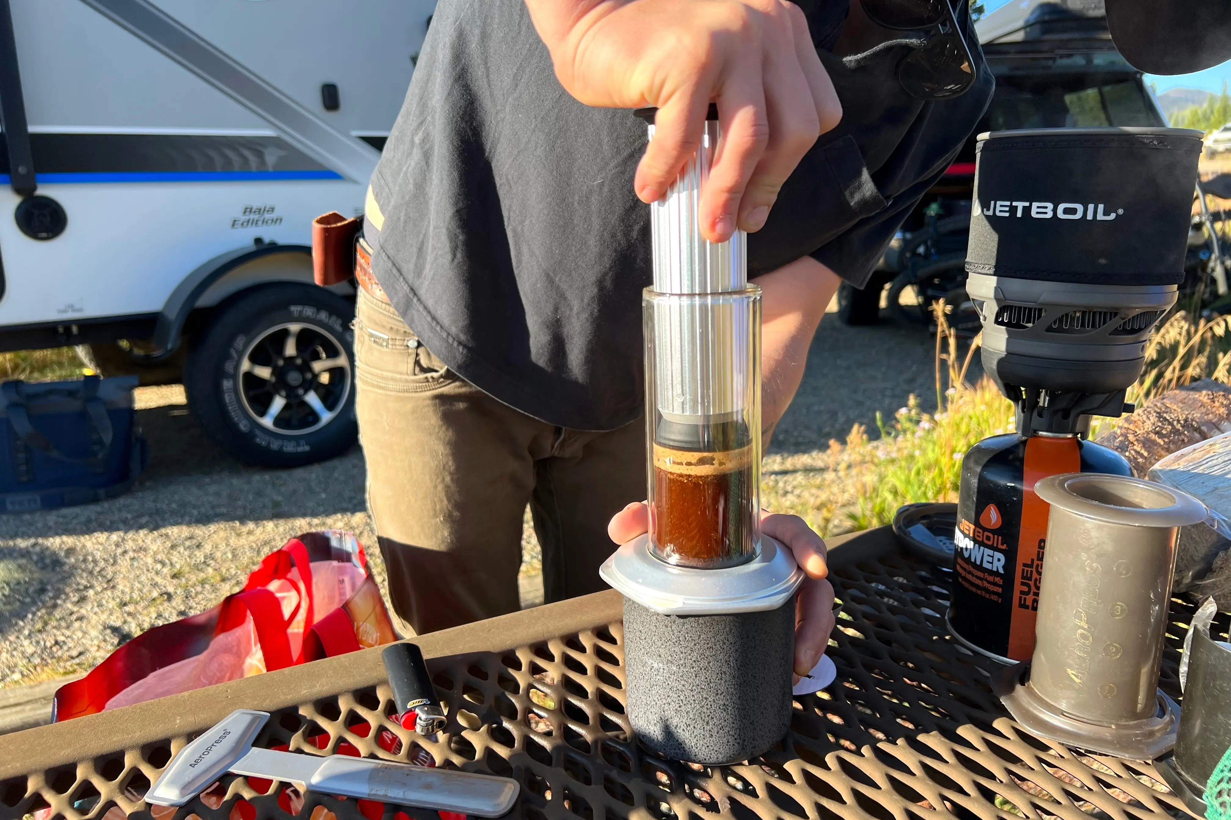 Using the AeroPress Premium Coffee Maker