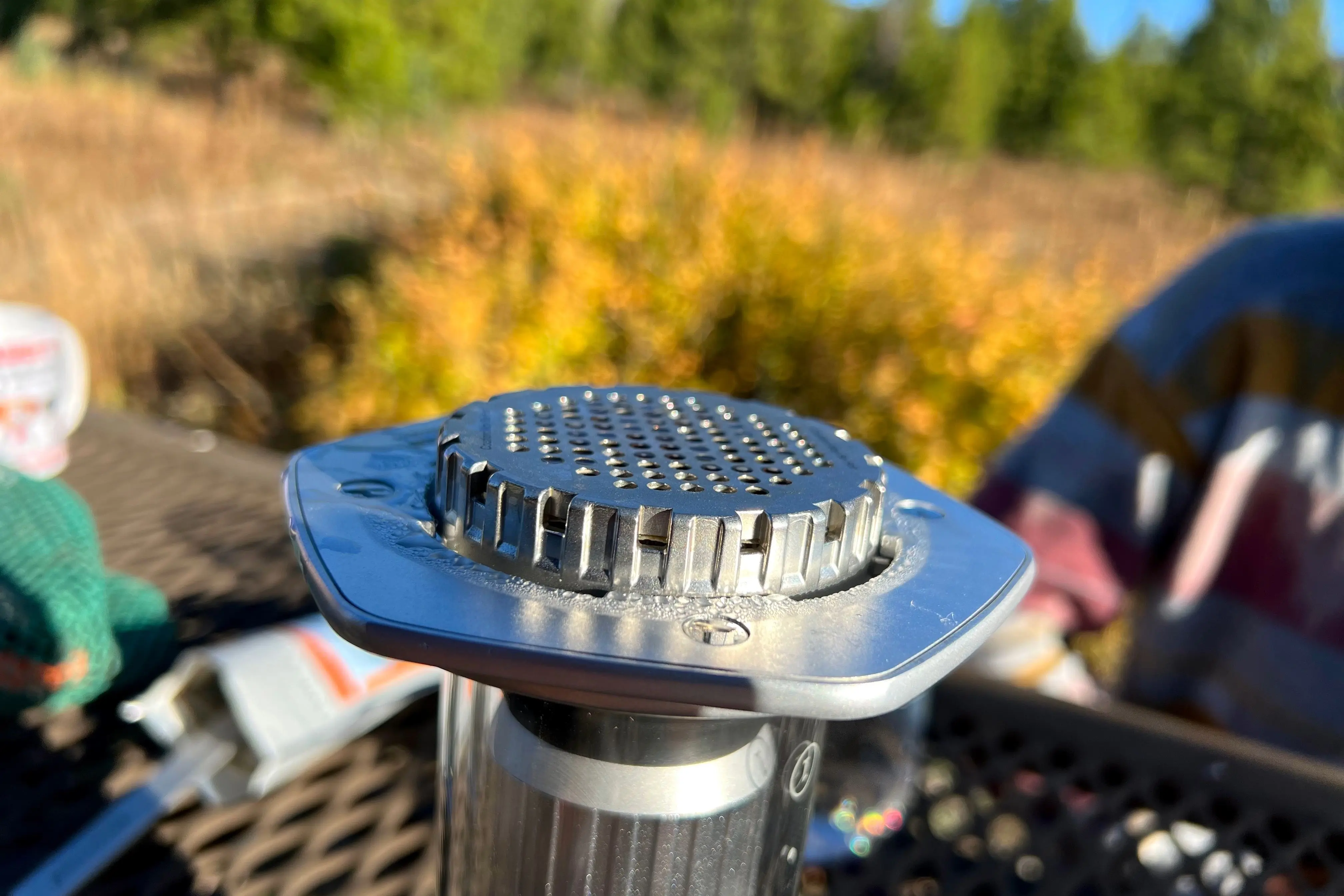 Using the AeroPress Premium Coffee Maker