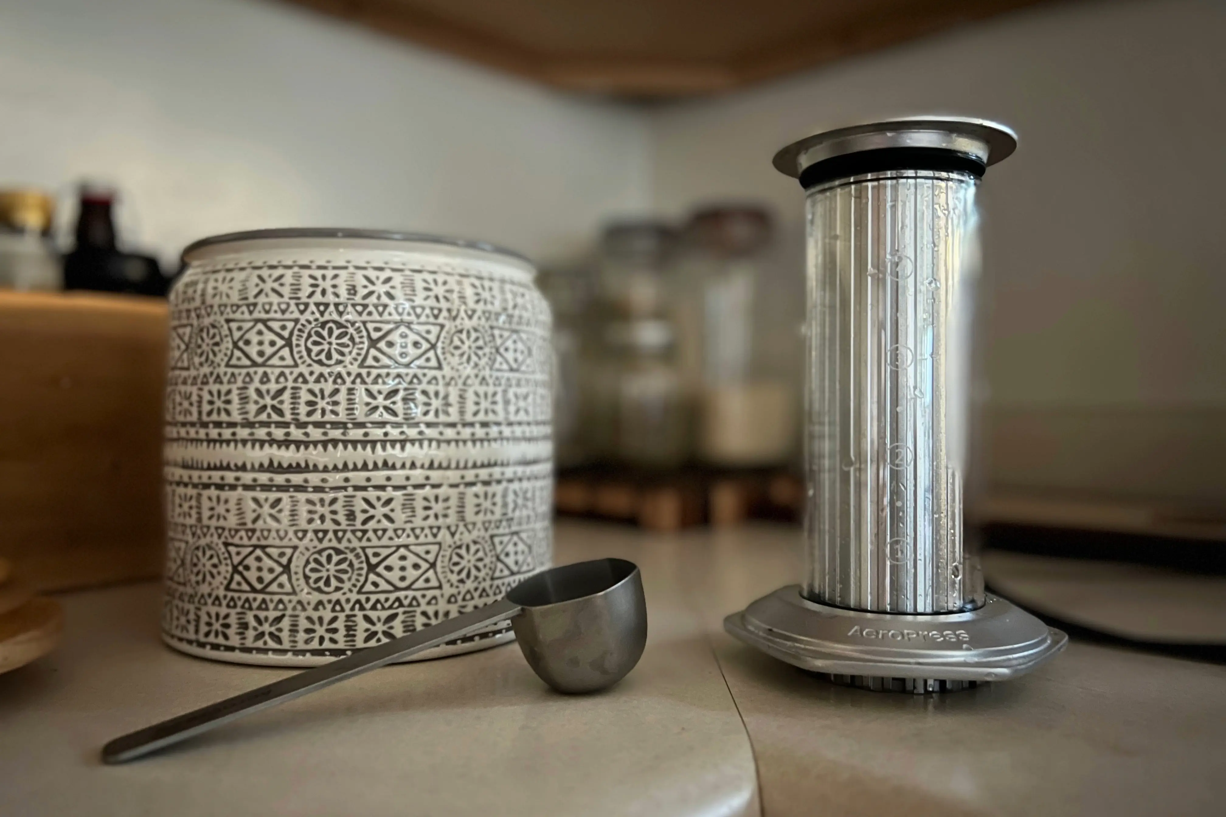 Using the AeroPress Premium Coffee Maker