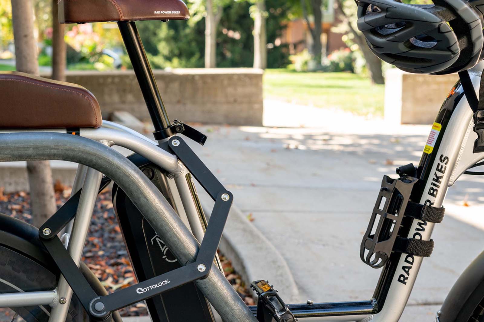 sidekick folding lock