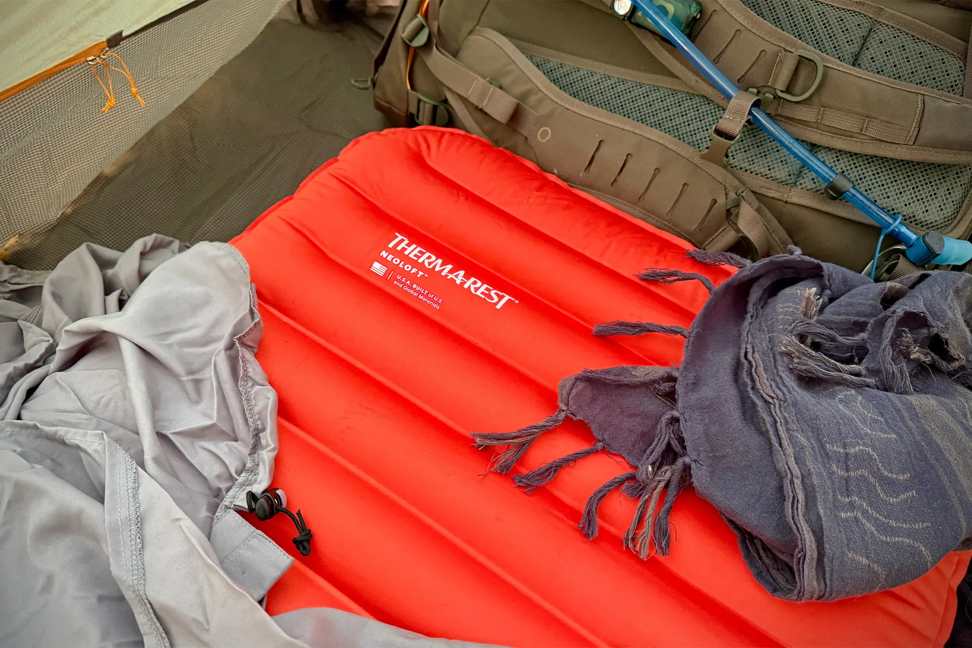 THERMAREST NEOLOFT スリーピングマット RW ネオロフト NeoLoft™ | Backpacking Sleeping Pad | Therm-a-Rest