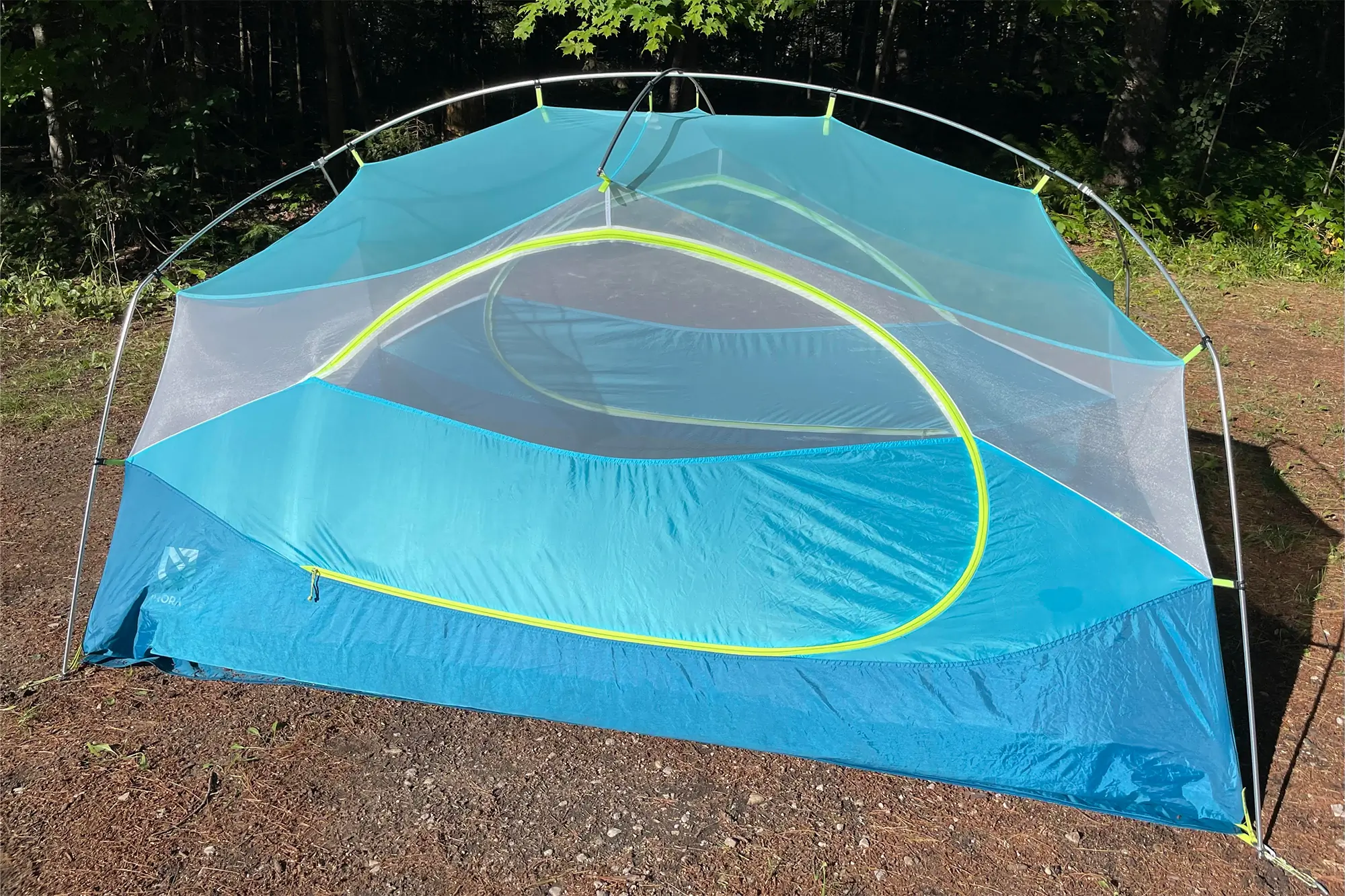 wide curved zipper on nemo autota 2 tent for easy set up