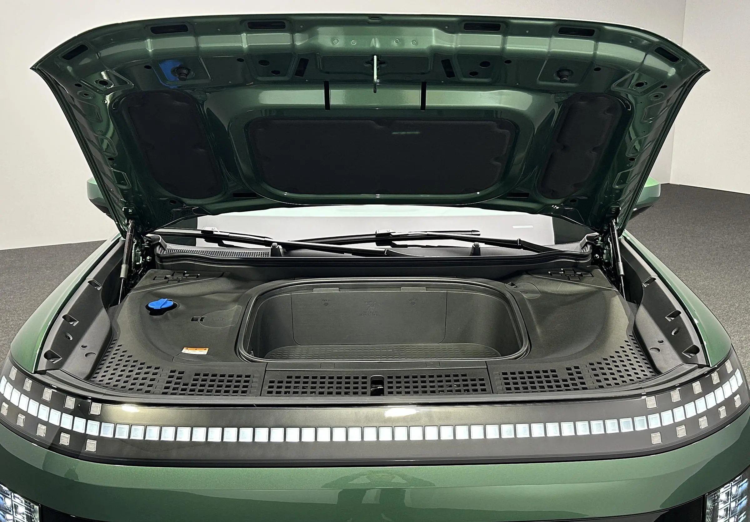 Hyundai Ionia 9 Frunk