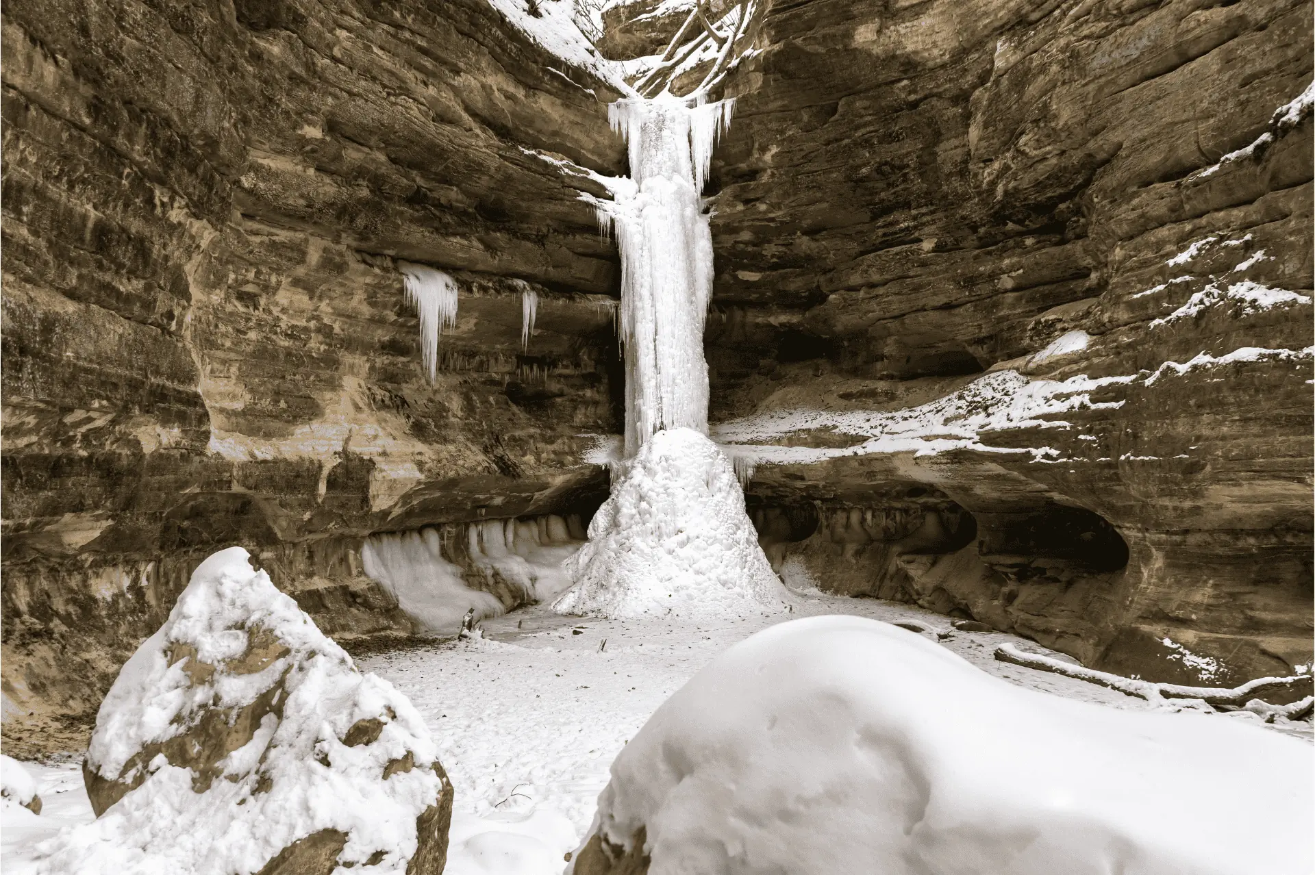 Frozen waterfall in St. Louis Canyon in Starved Rock State Park, Ill.