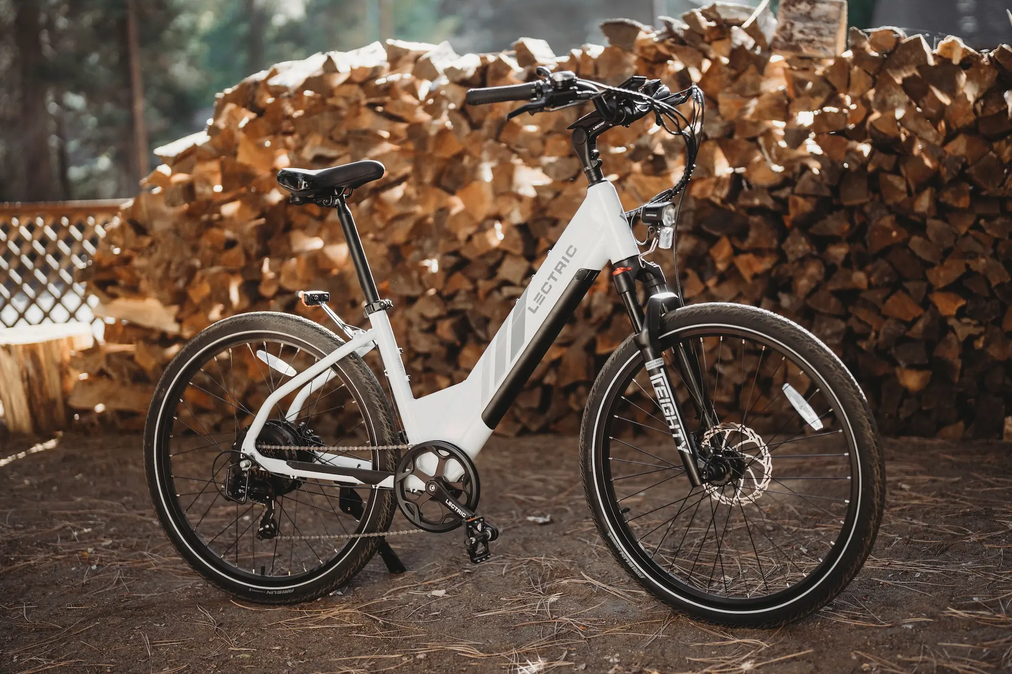 Side view of the Lectric XPress 750 electric commuter bike