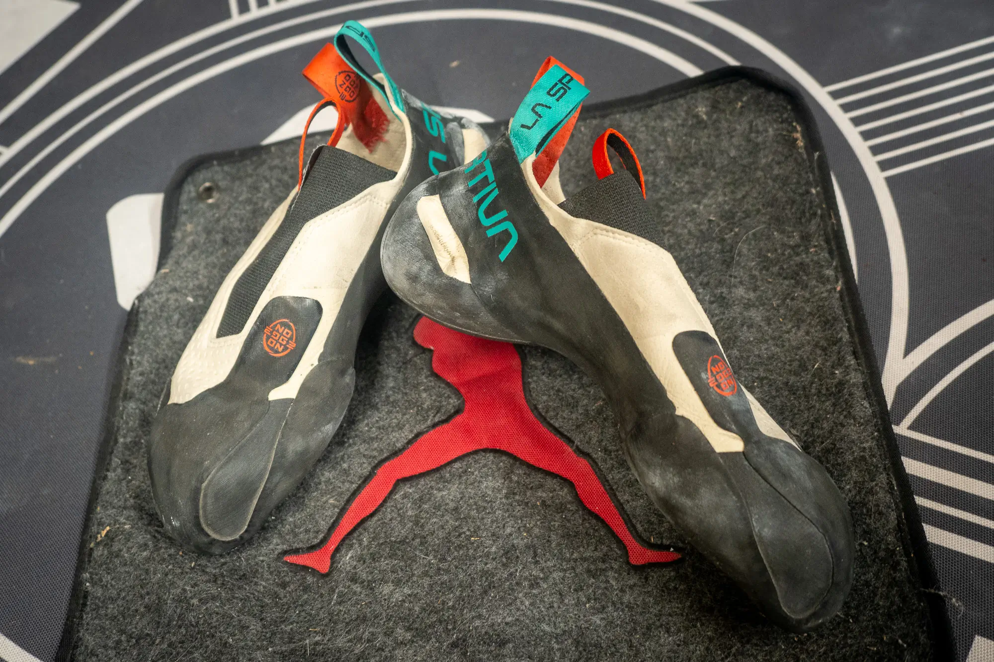 La Sportiva Mantra climbing shoes