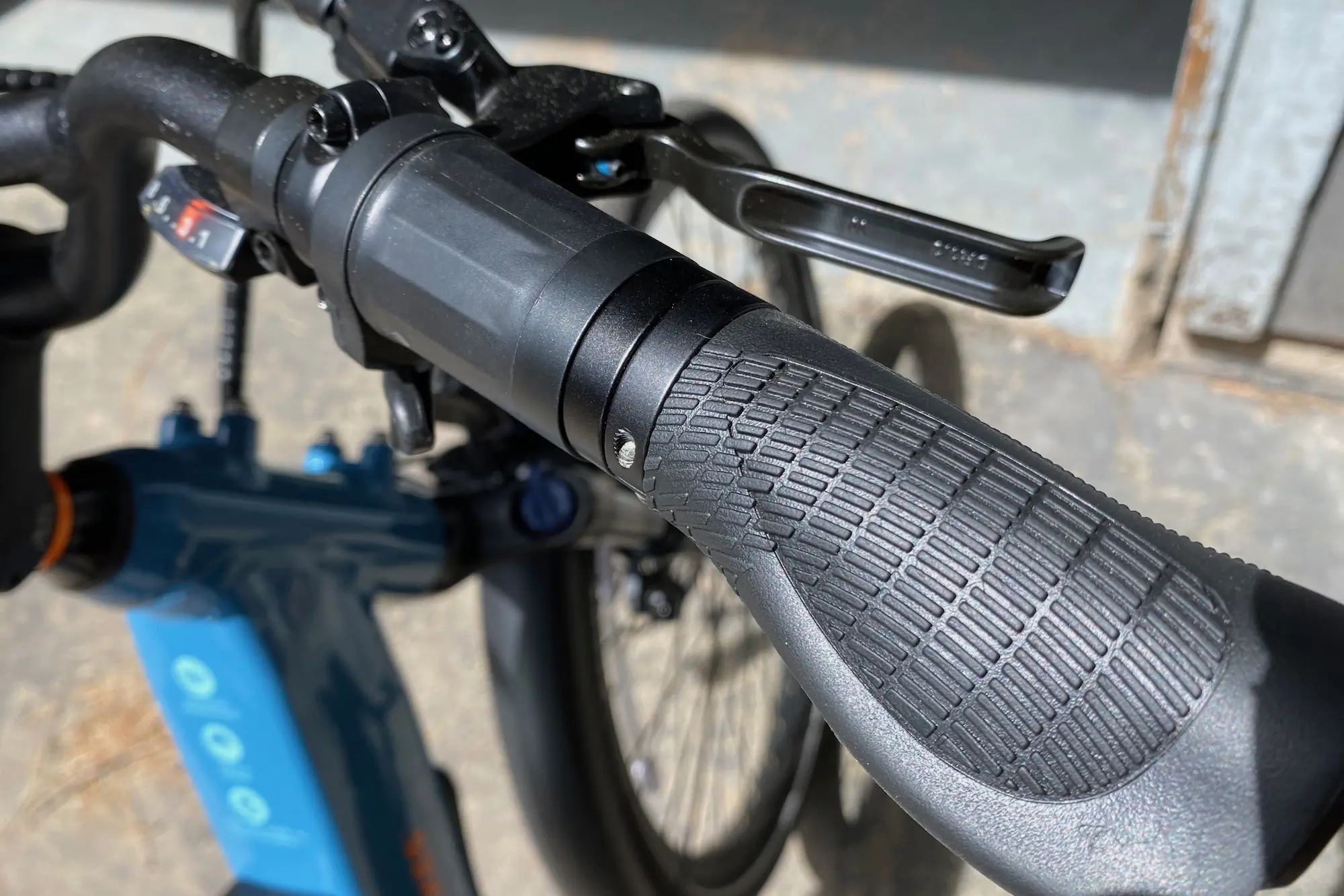 The twist throttle on the Rad Power Radster Road electric commuter bike
