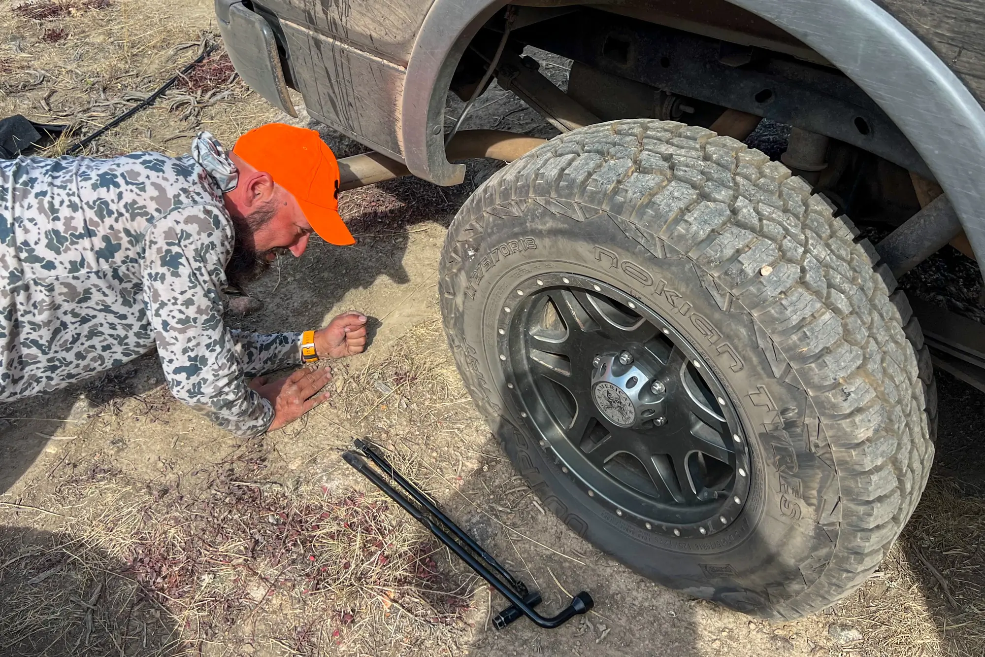 Changing a flat Nokian Outpost nAT tire